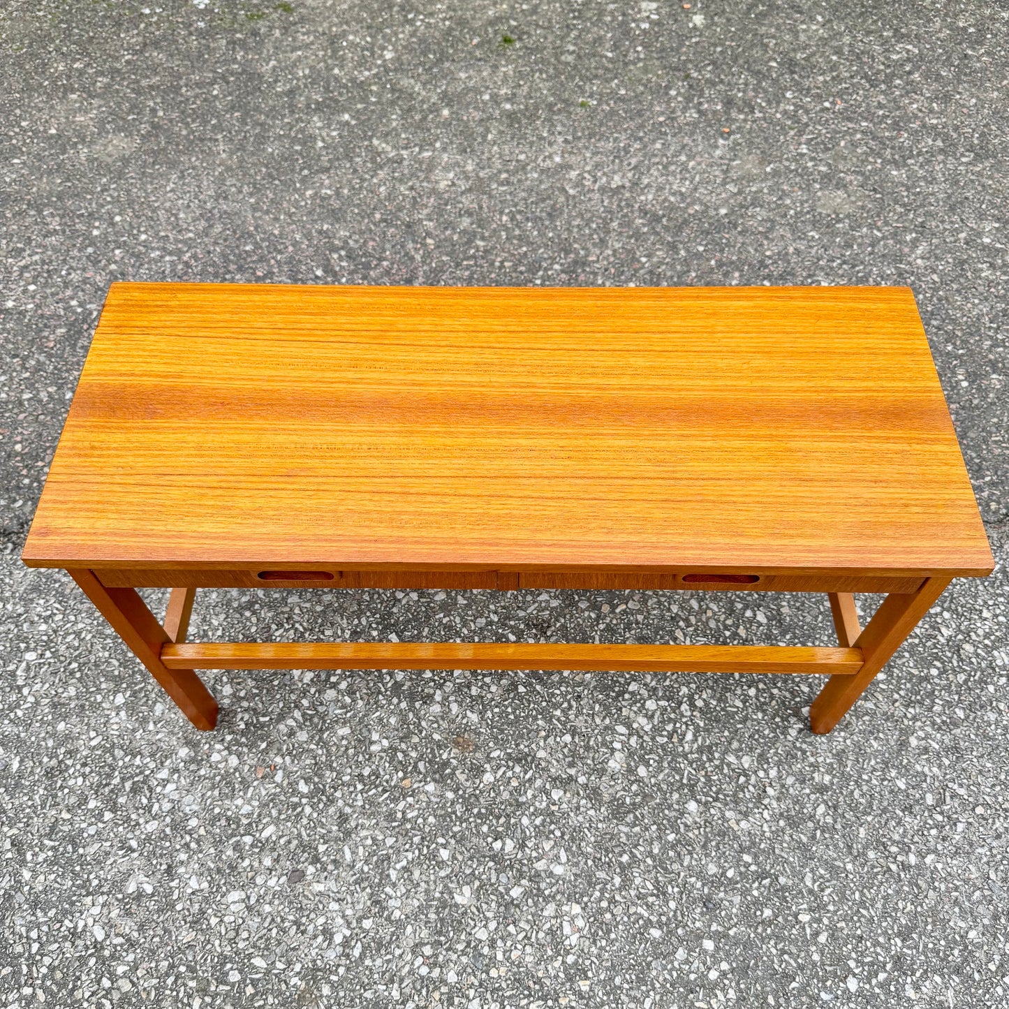 Nätt byrå/hallmöbel