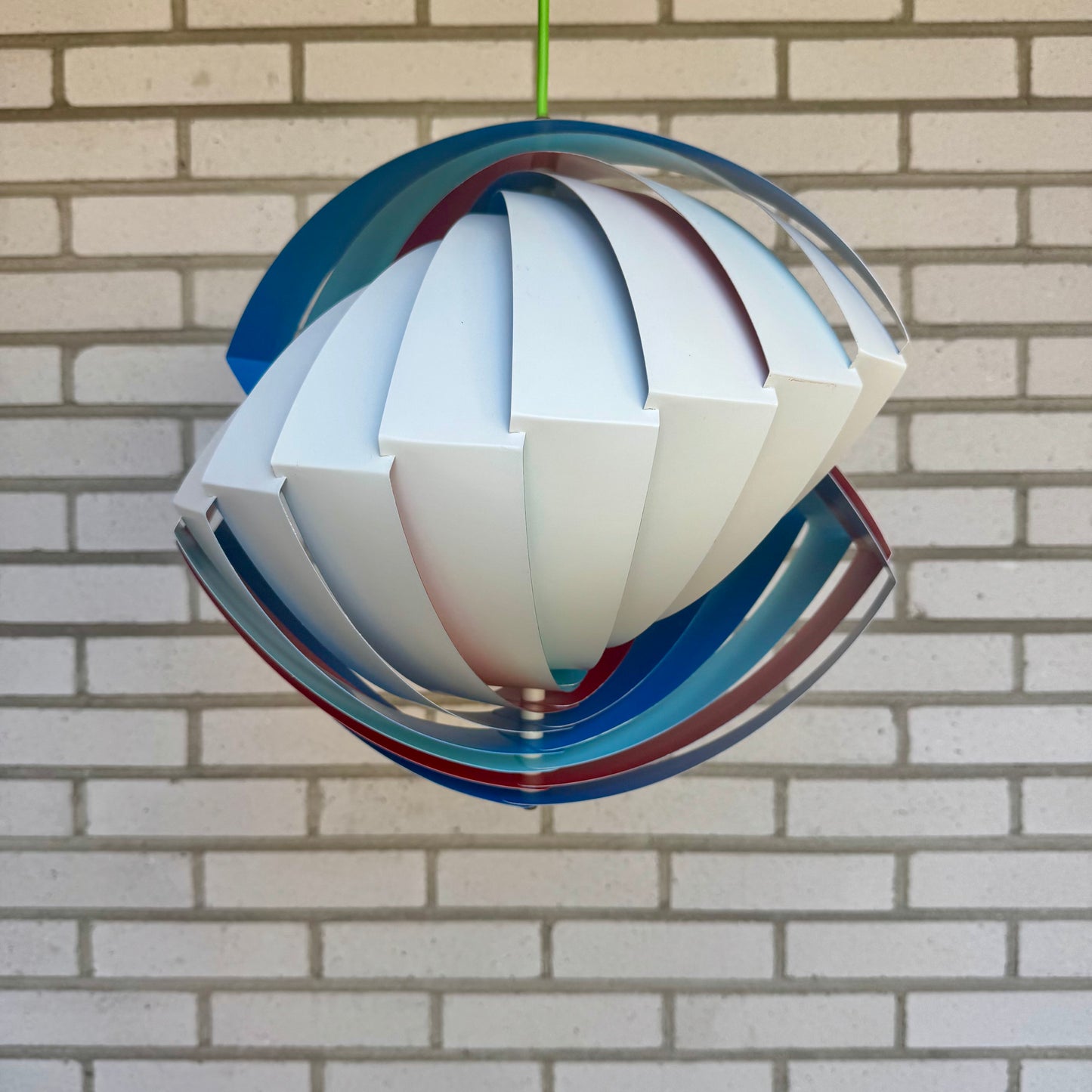 ”Konkylie - Tivoli lamp ” by Louis Weisdorf
