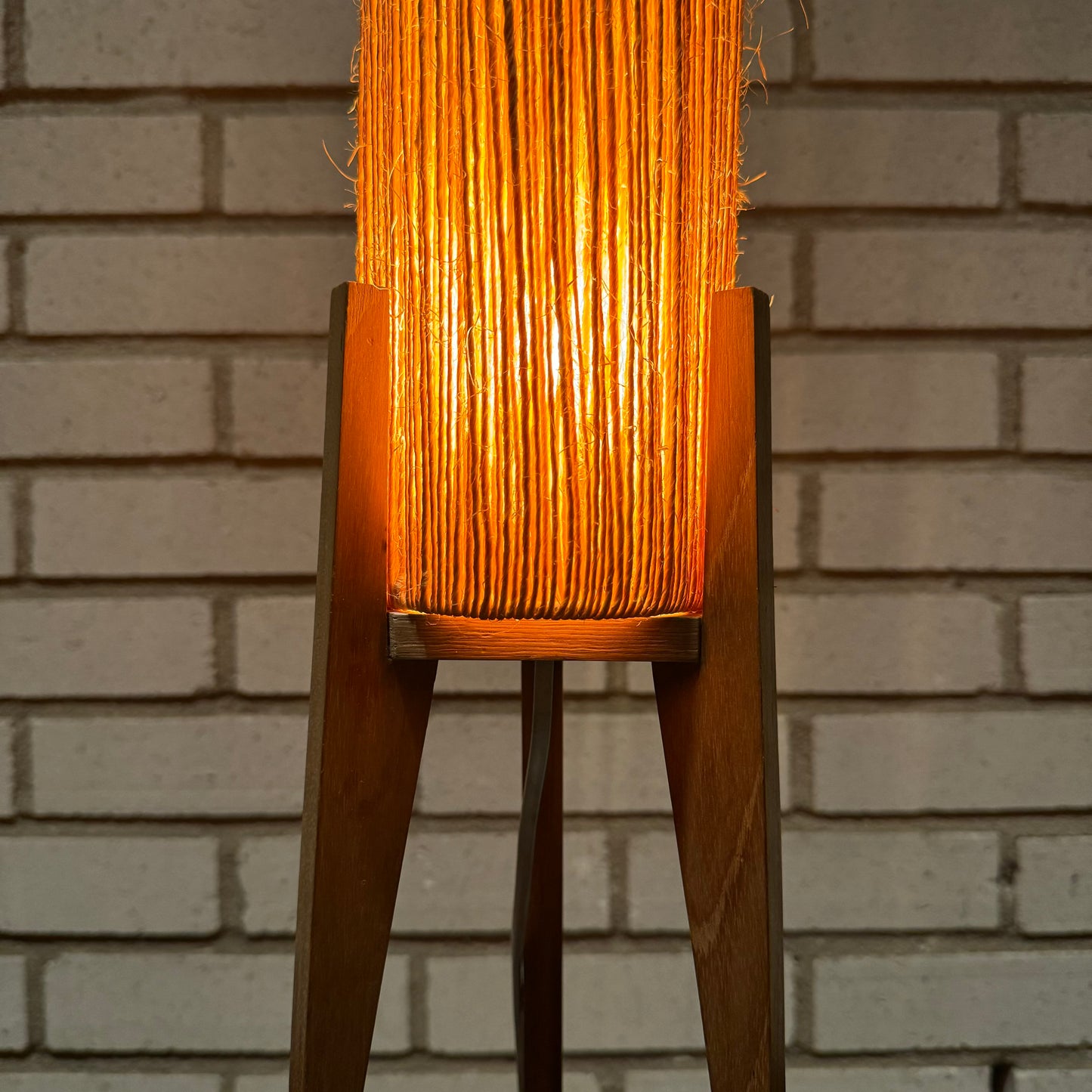 Table lamp with paper cord