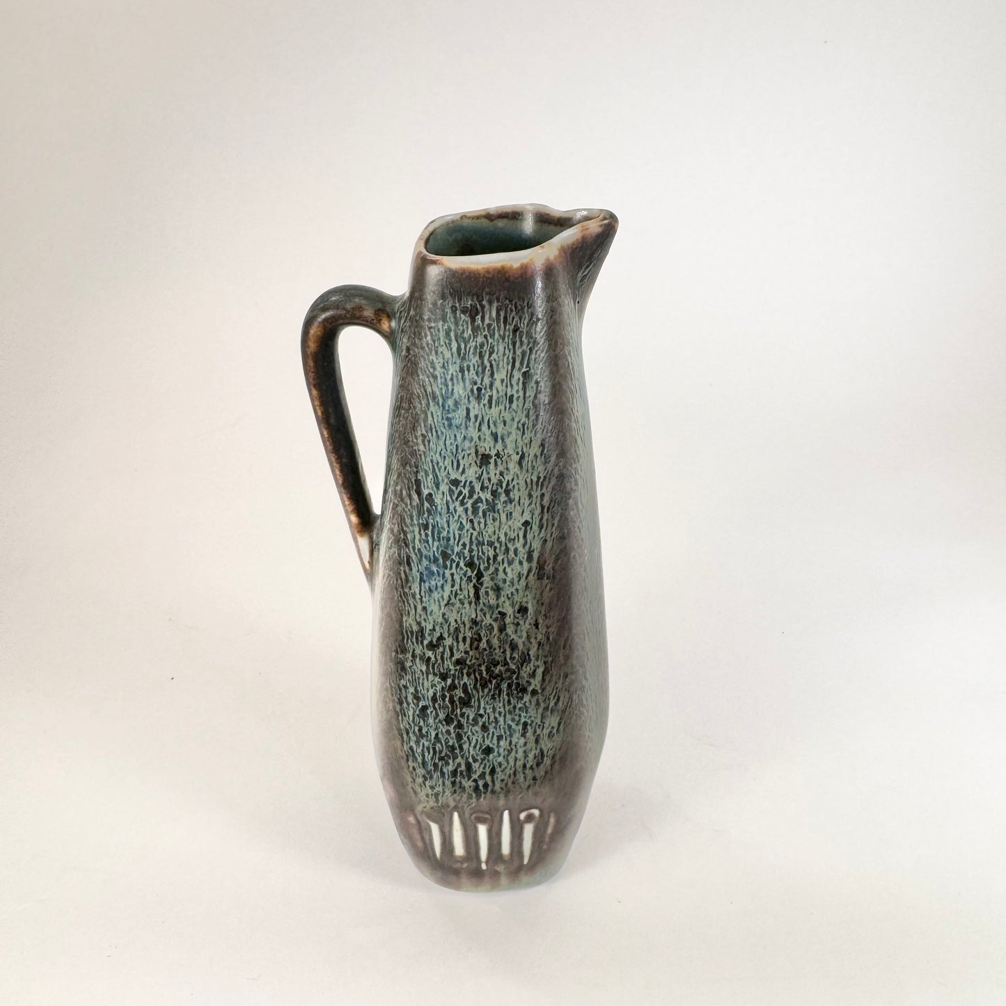Jug in stoneware by Gunnar Nylund