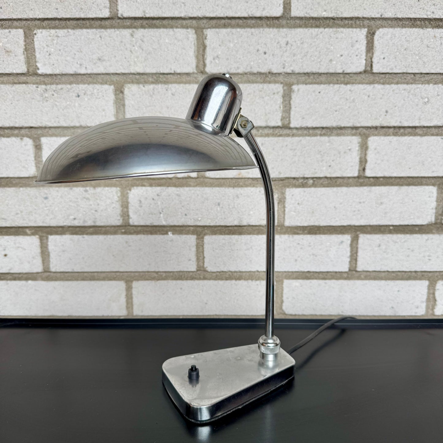 Bordslampa tillskriven Giovanni Michelucci