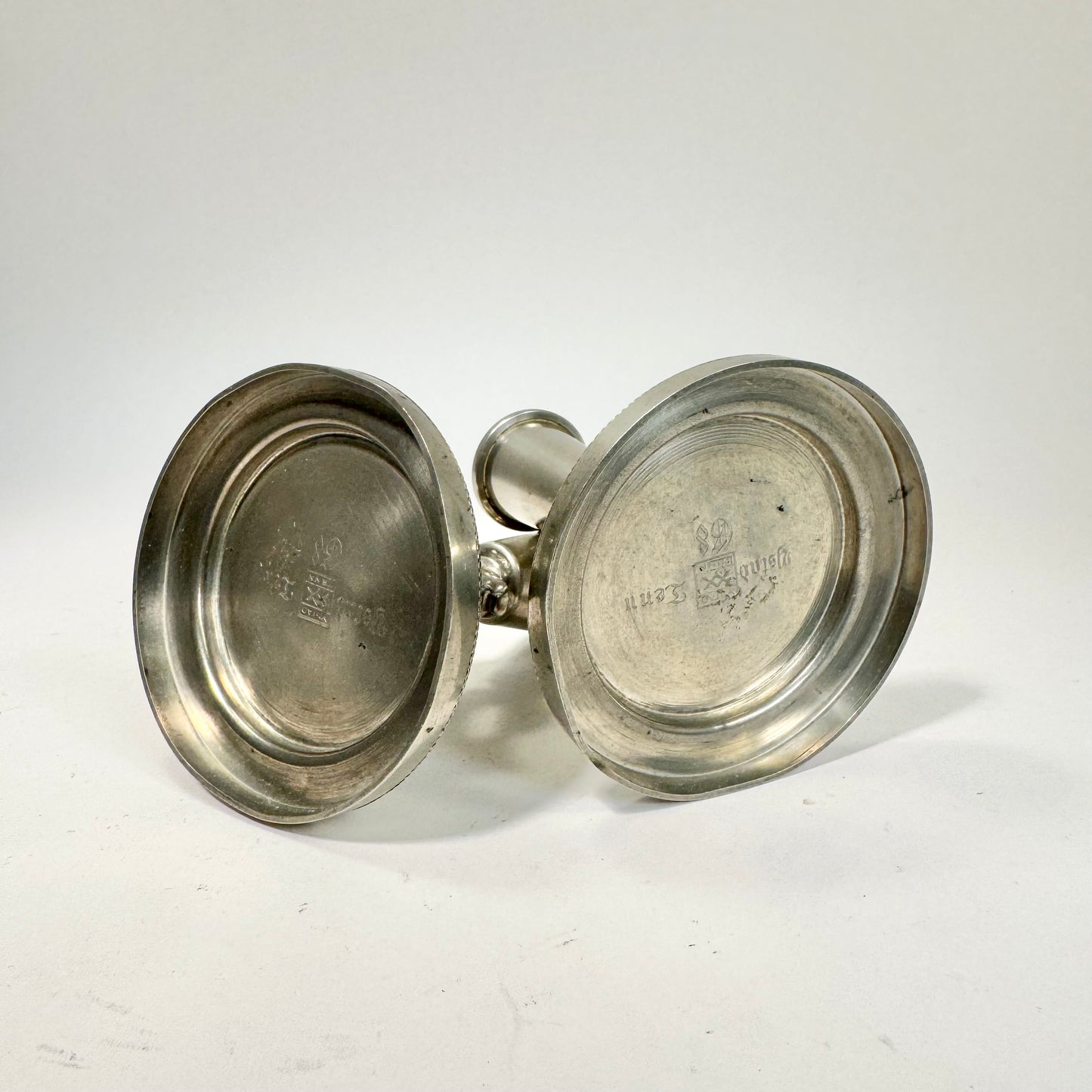 Paret art deco ljusstakar av Carl-Einar Borgström för Ystad tenn