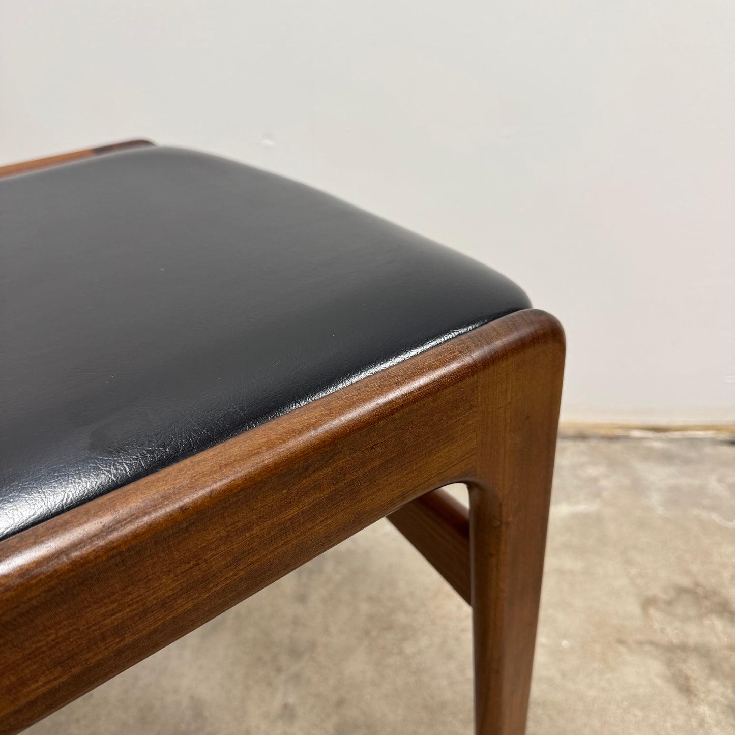 Set med 6st matstolar, modell 89 av Eric Buch