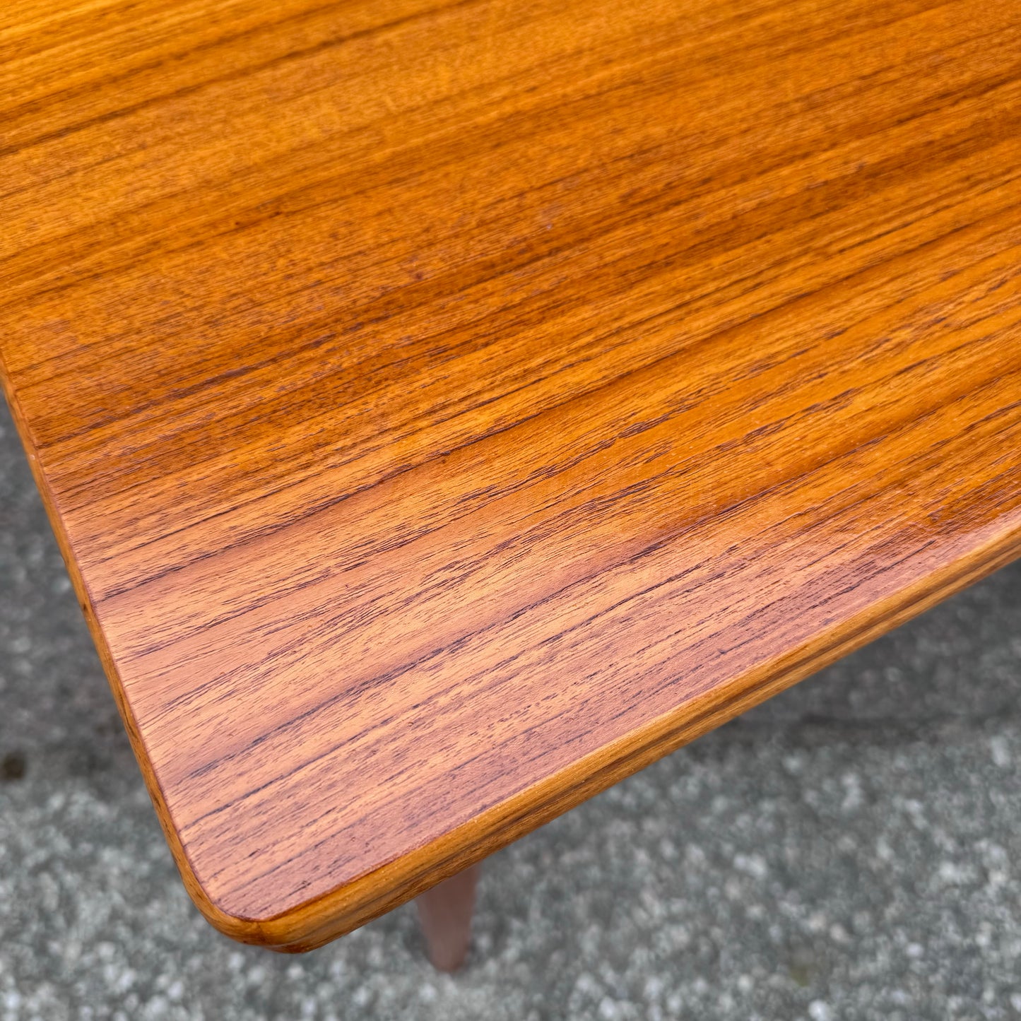 Dining table with dutch extensions
