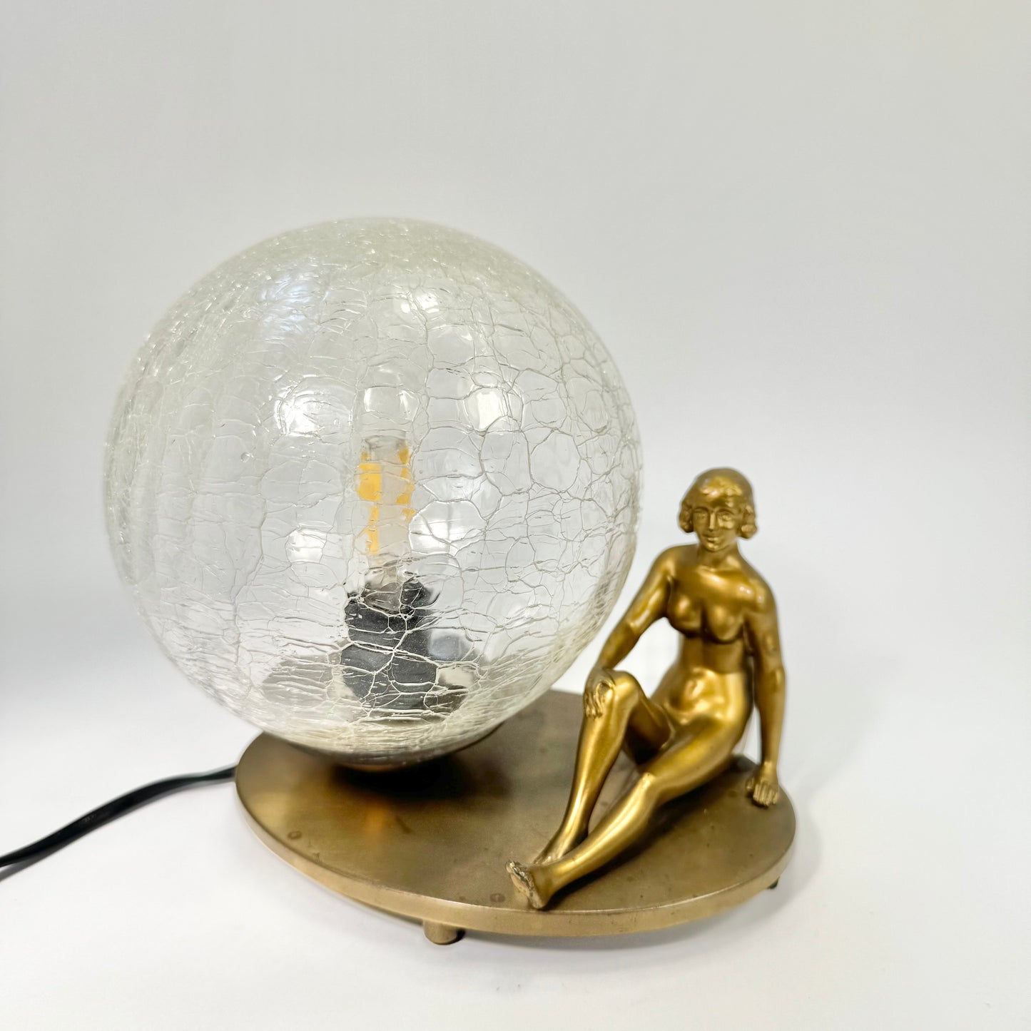 Bordslampa i art decostil