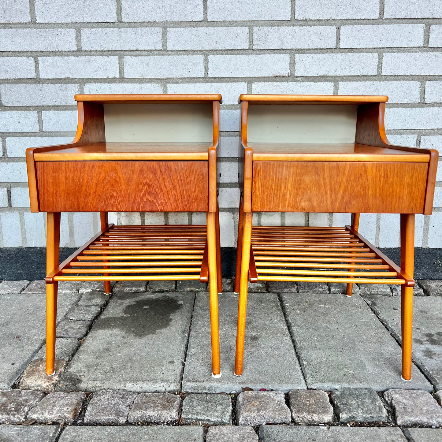 Pair of bedside table in teak and beech