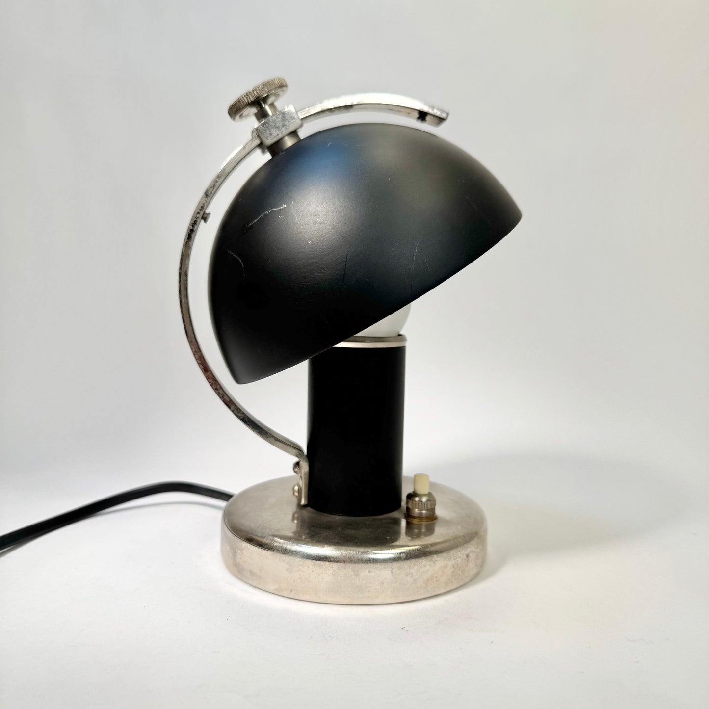 Bords/vägglampa av Erik Tidstrand för NK