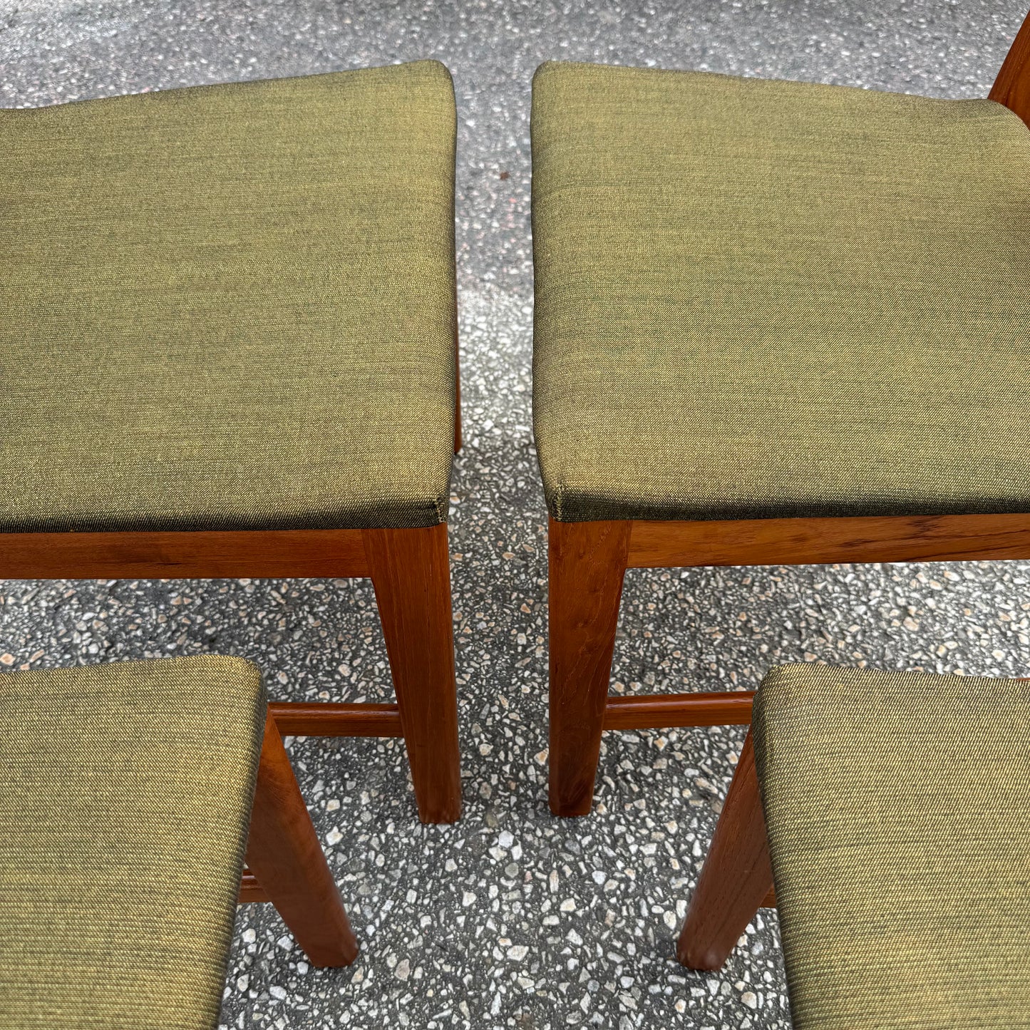 4st matstolar i teak