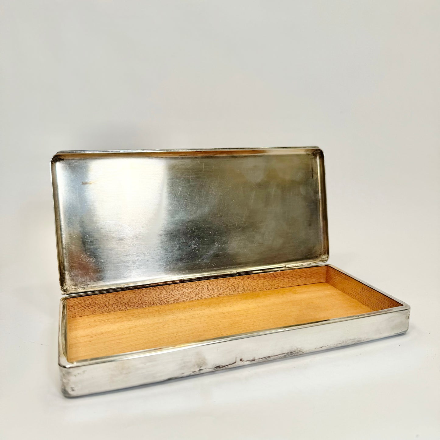 Cigarett/cigarrask i nysilver