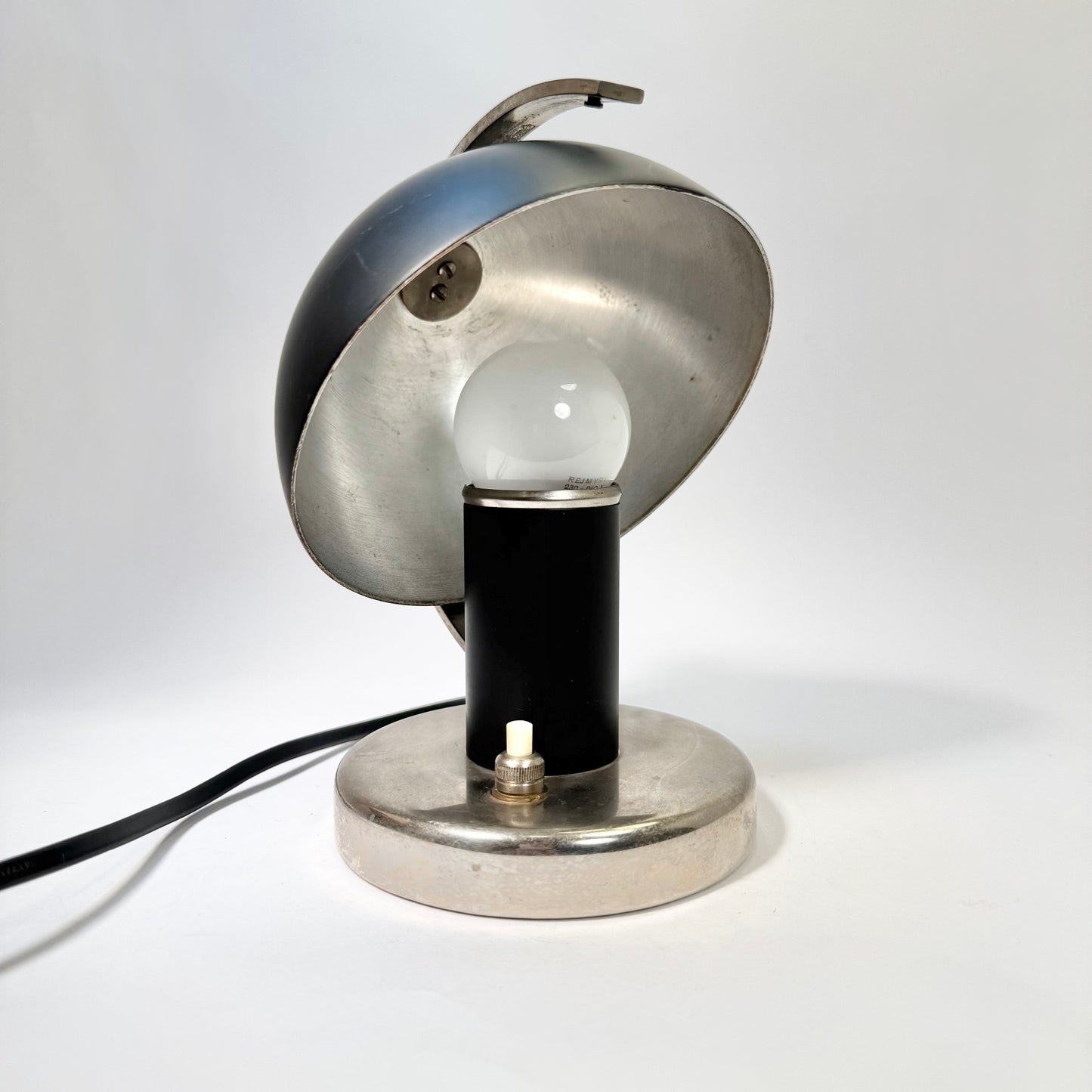 Bords/vägglampa av Erik Tidstrand för NK