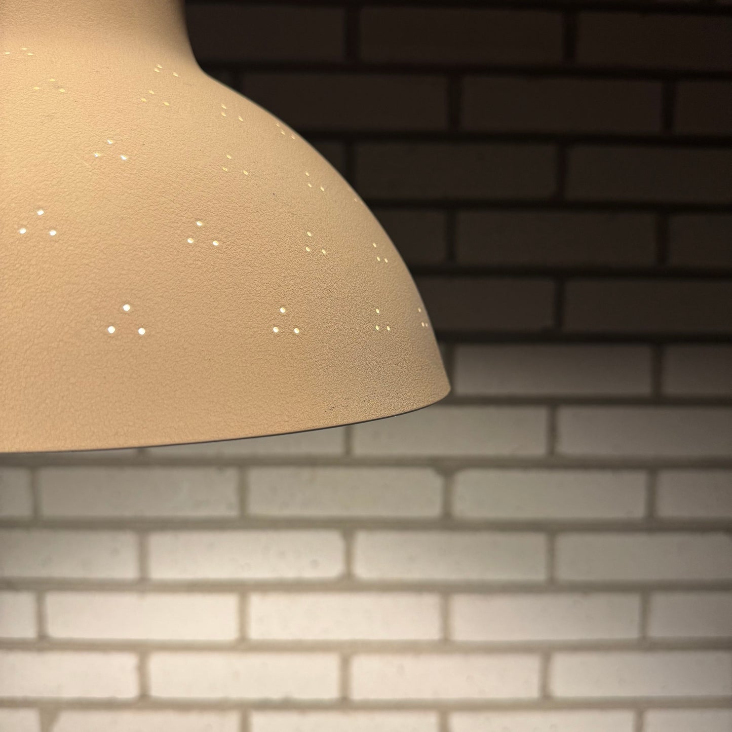 Taklampa från ASEA med peroforerad skärm