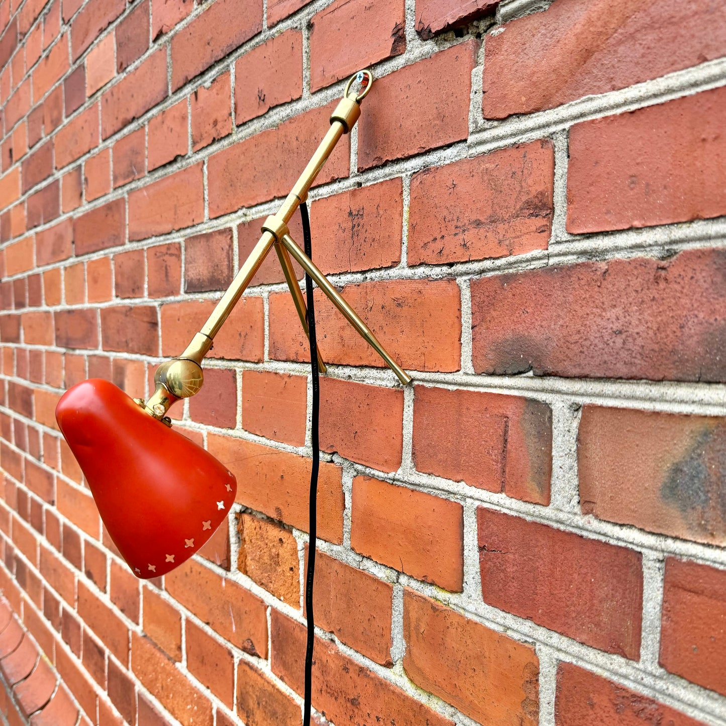 Bords/vägglampa av Boris Lacroix for Falkenbergs belysning