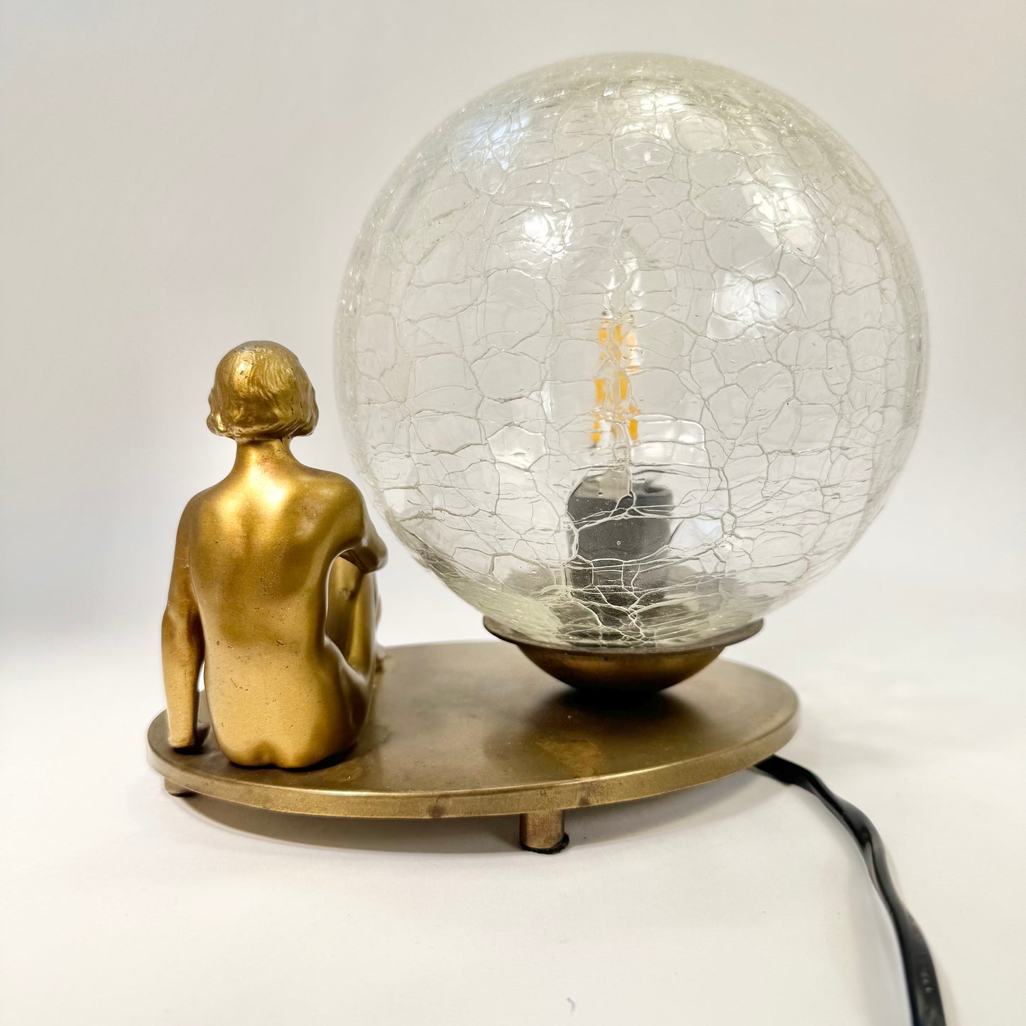 Bordslampa i art decostil