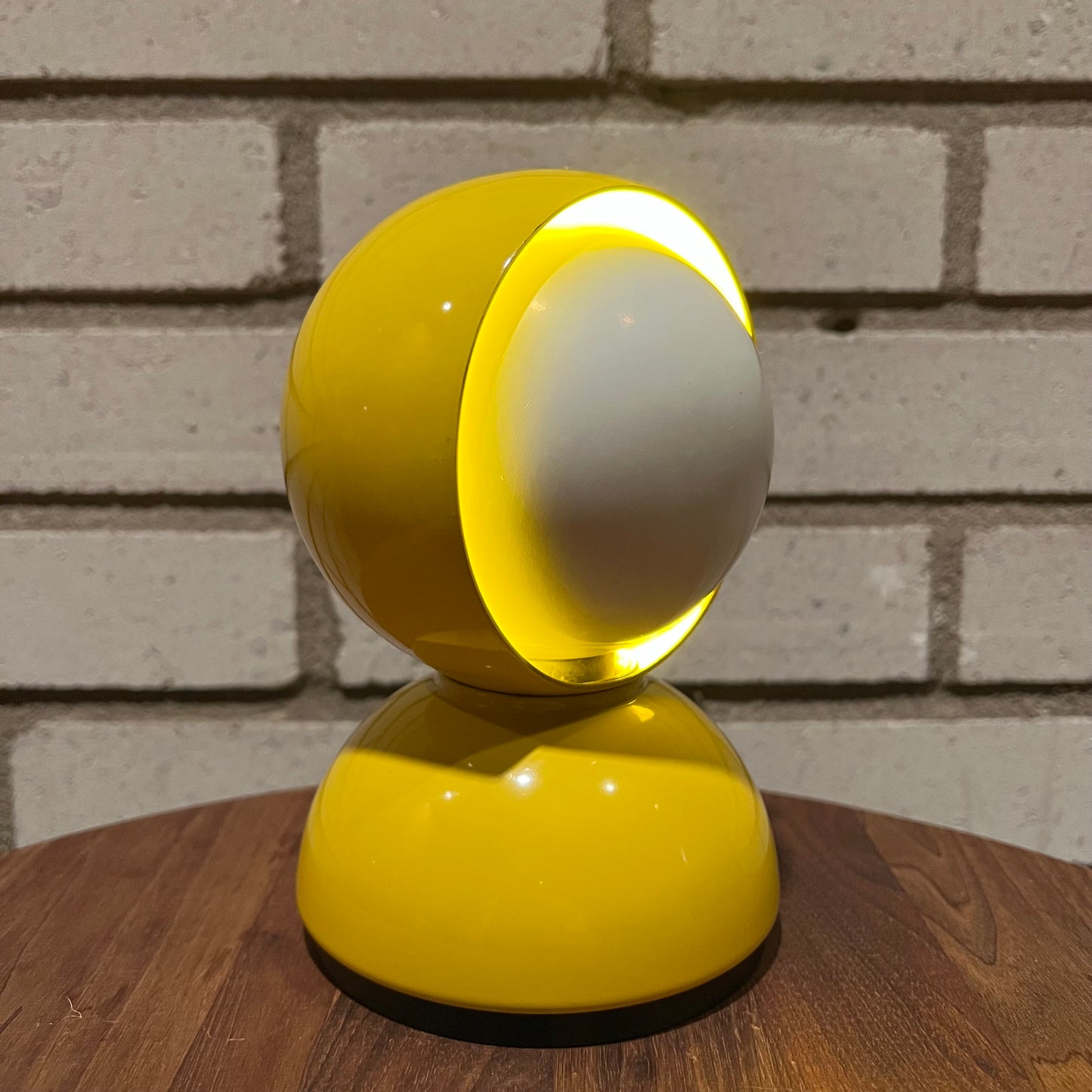 ”eclisse” lamp by Vico Magistretti