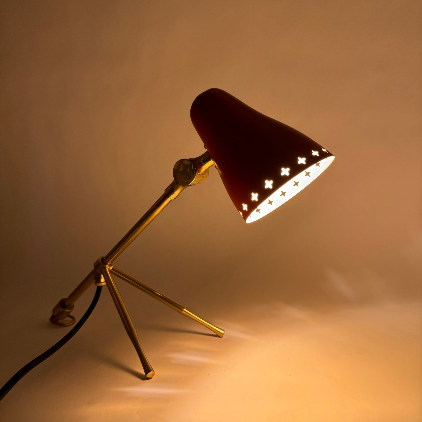Bords/vägglampa av Boris Lacroix for Falkenbergs belysning