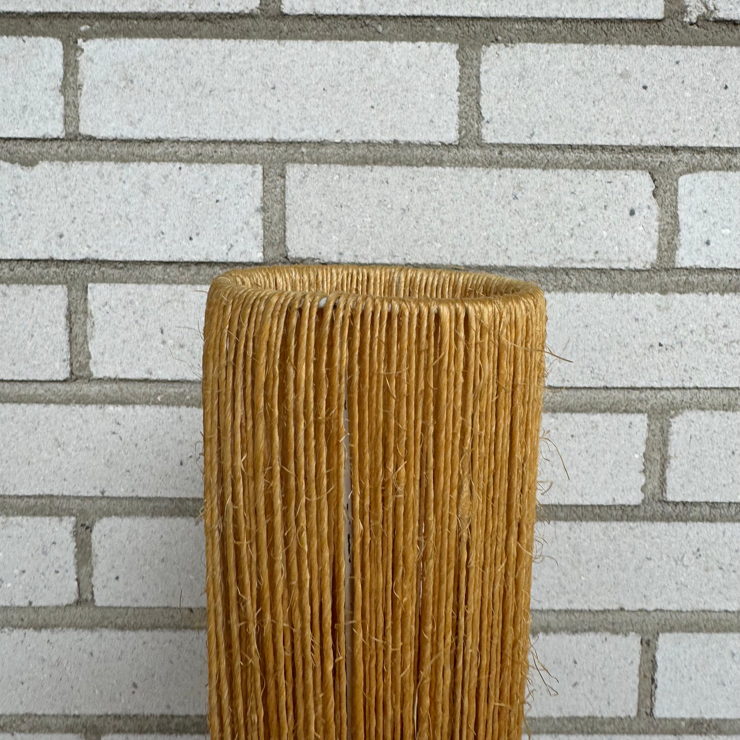Table lamp with paper cord