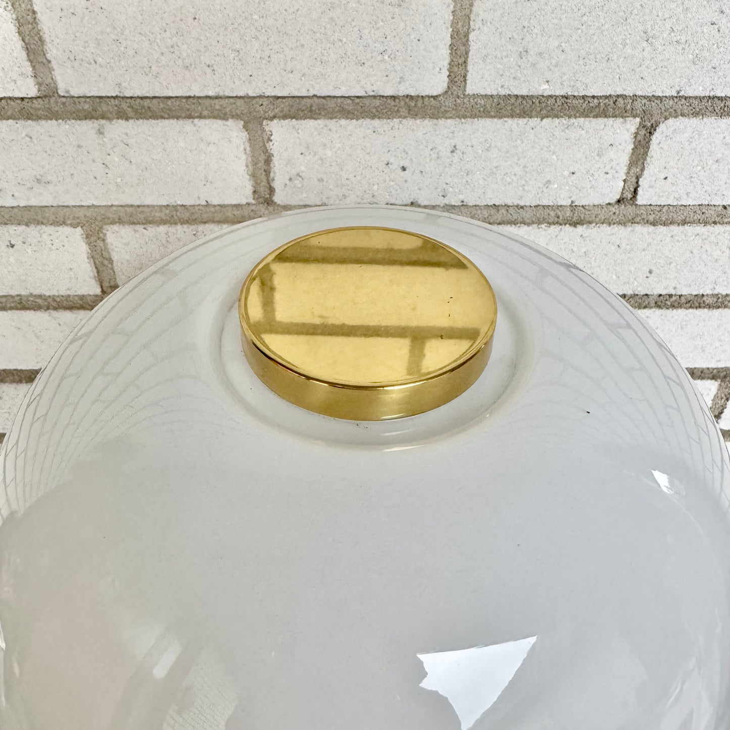 Stor bordslampa i glas o mässing från Limburg