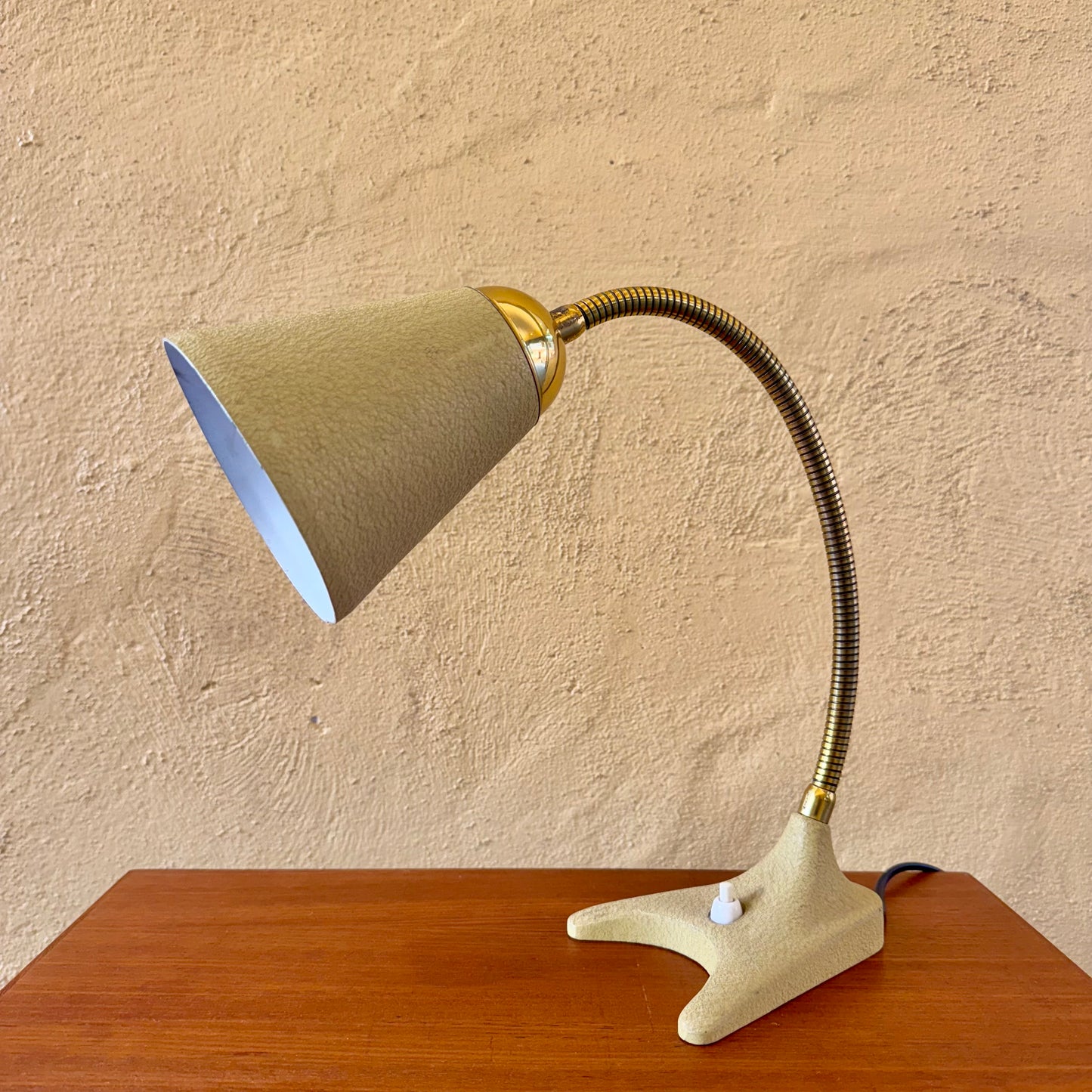 Bords/vägglampa från EWÅ Värnamo