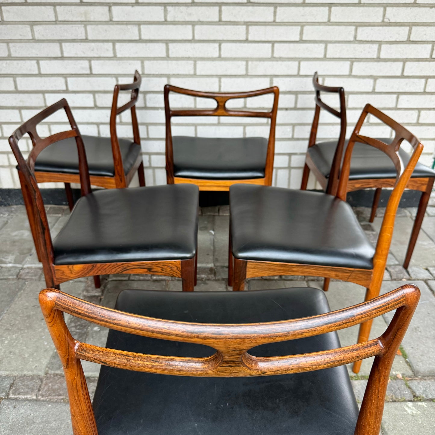 Ovanligt set med 6 stolar av Johannes Andersen