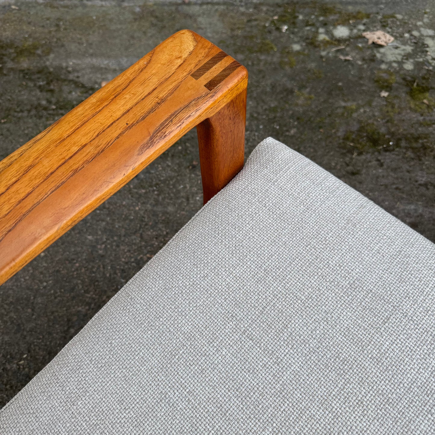 Teak fåtölj omklädd med tyg från Eilersen