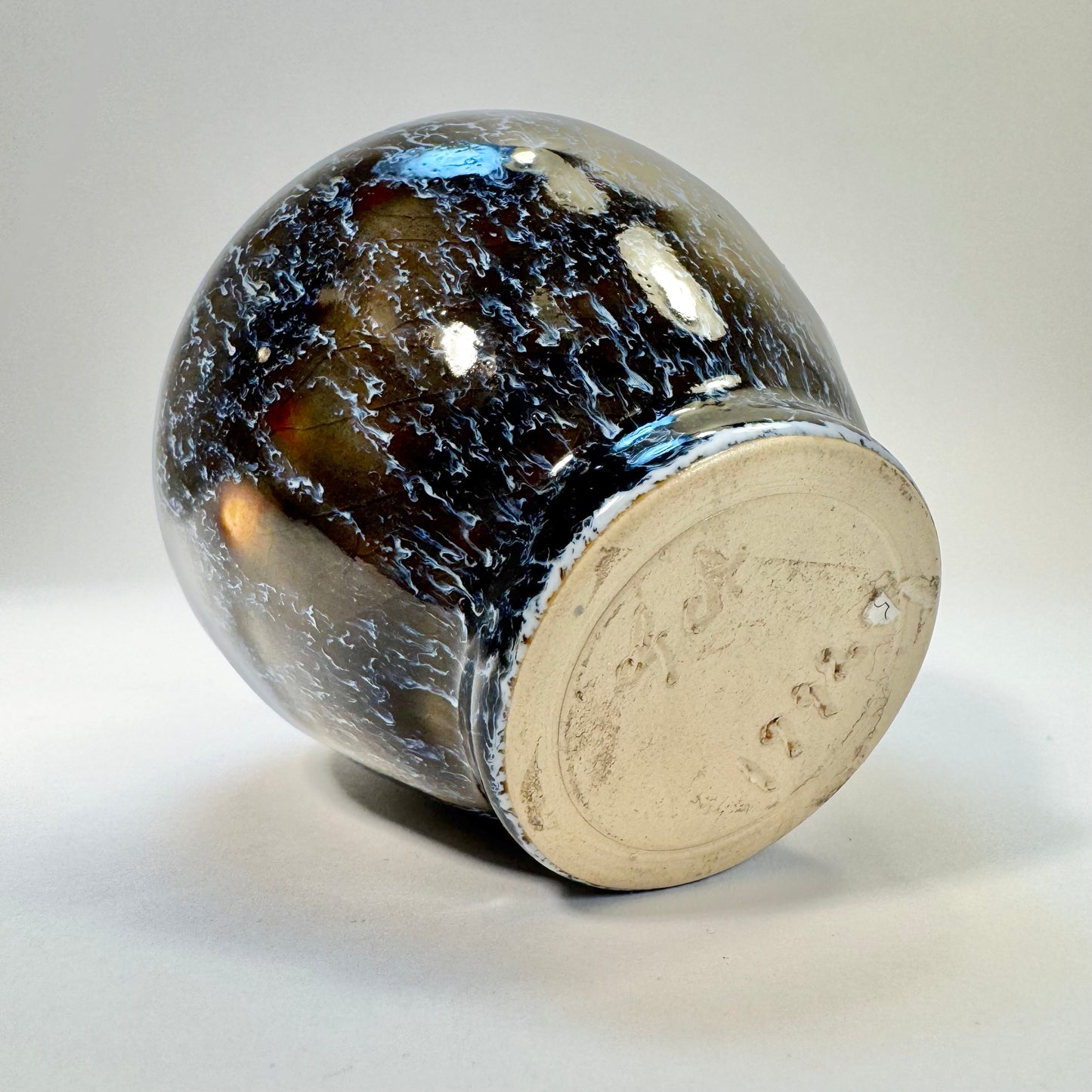 Glaserad miniatyrvas av Gunnar Ander