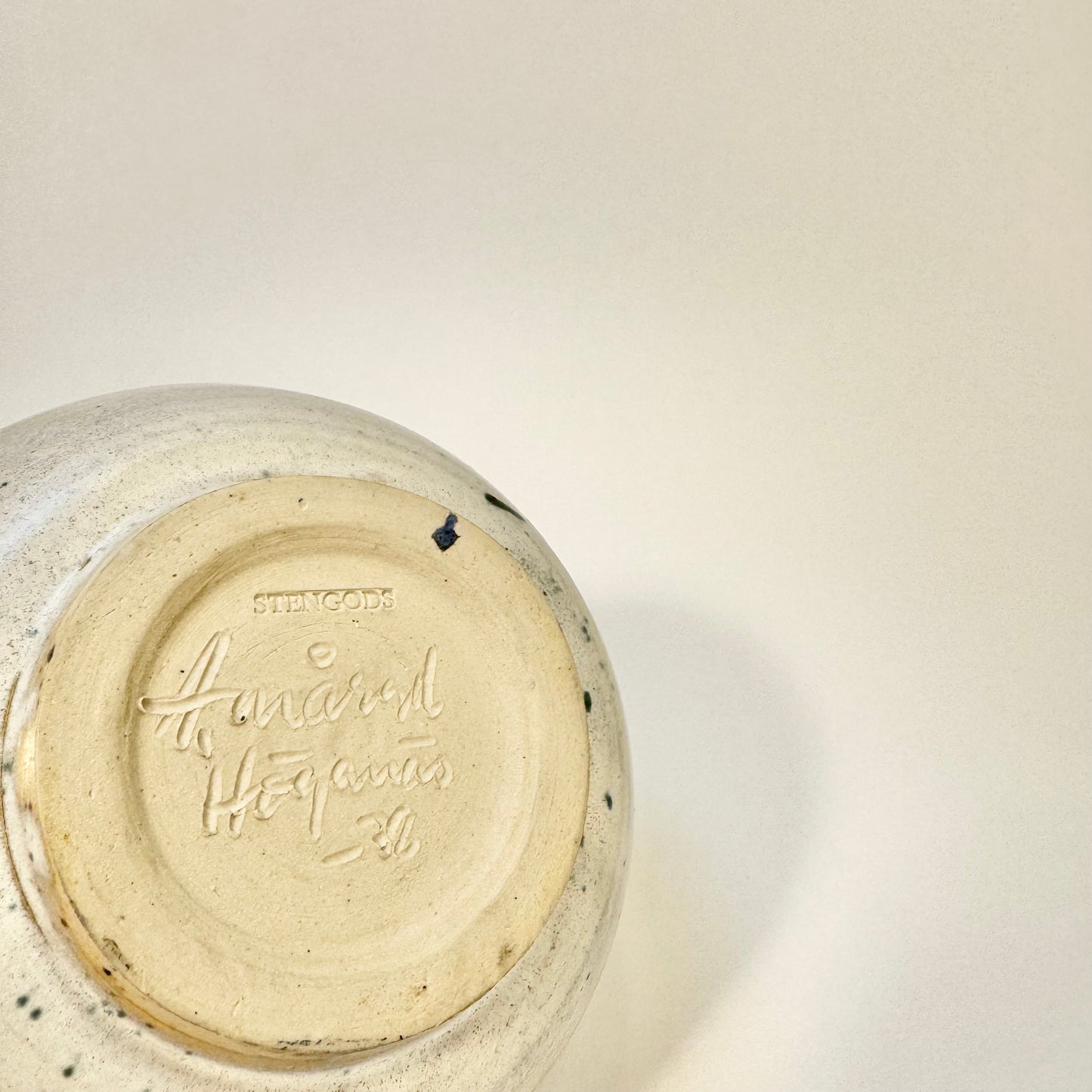 Stengods vas av Arne Måryd för Höganäs