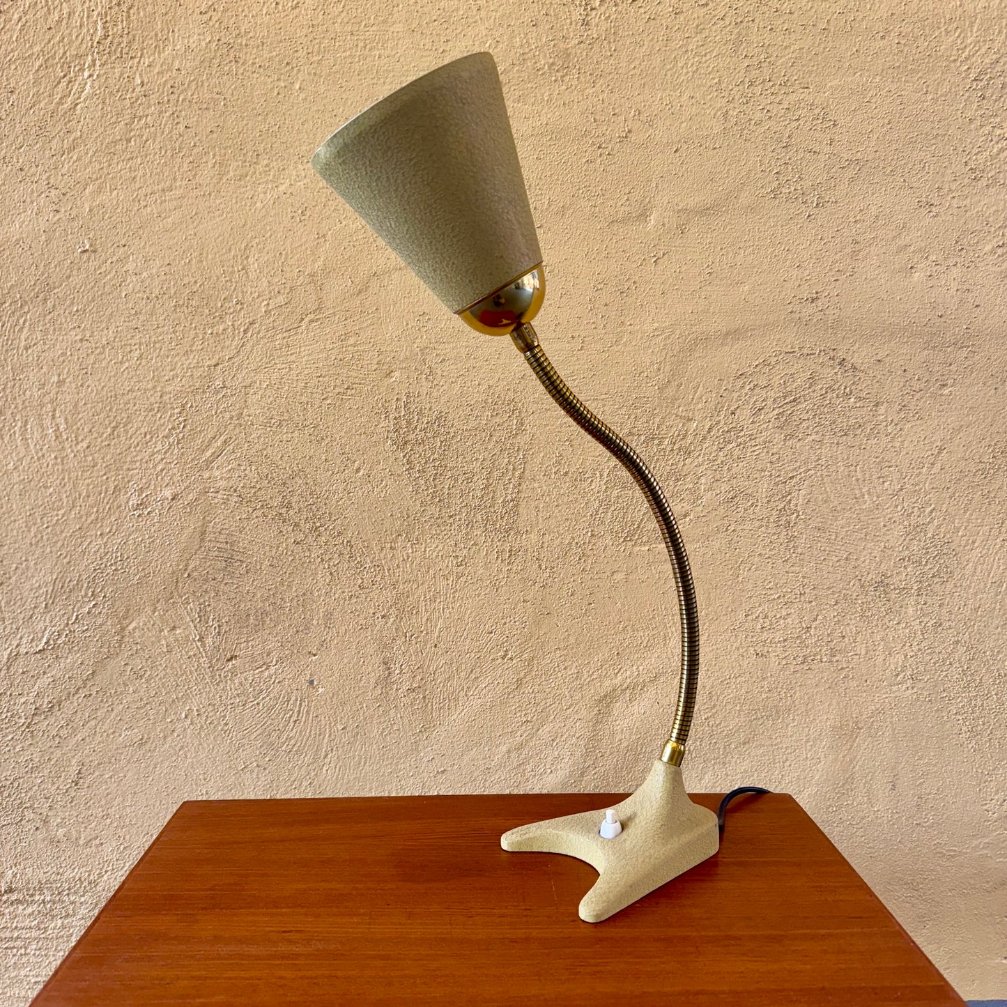 Bords/vägglampa från EWÅ Värnamo