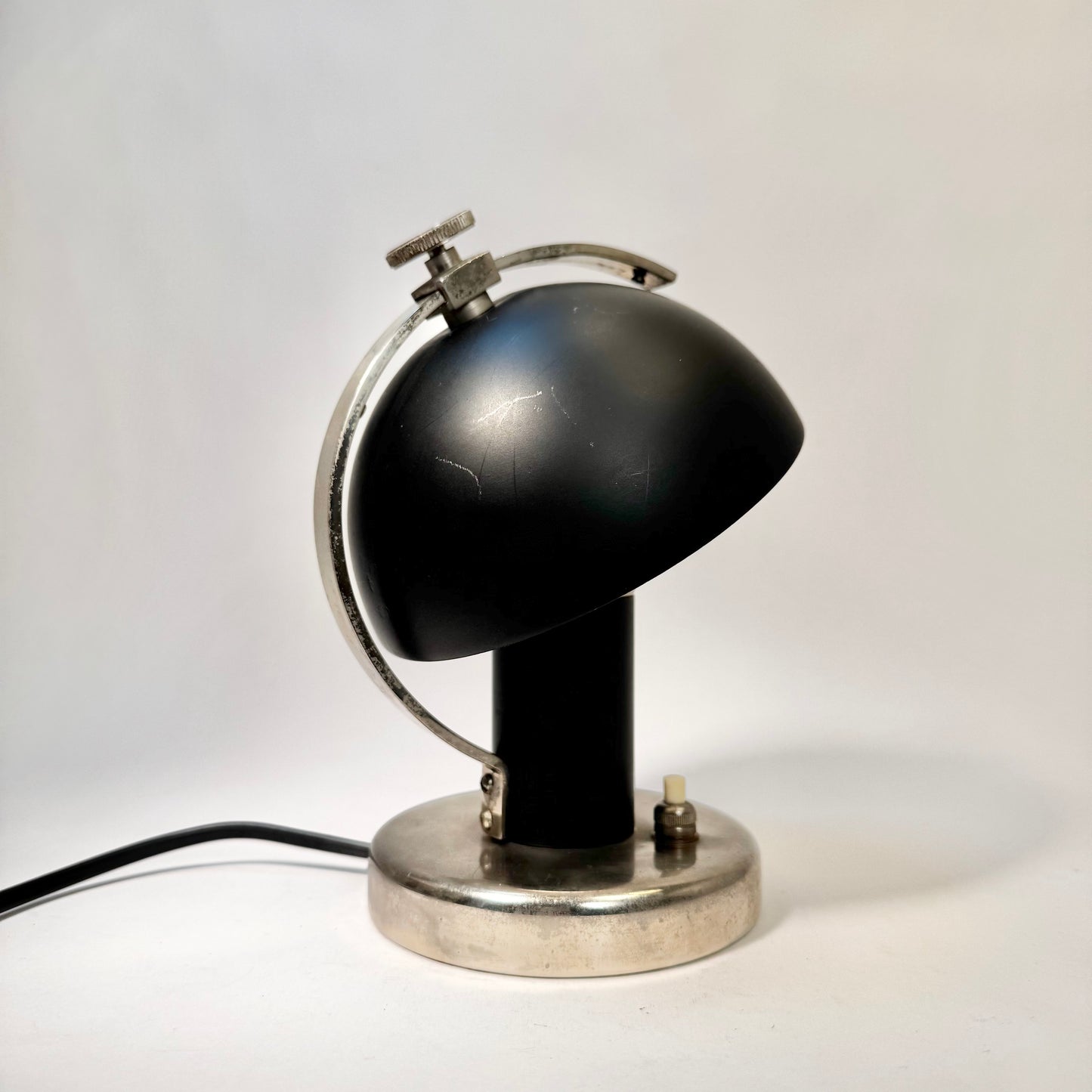 Bords/vägglampa av Erik Tidstrand för NK