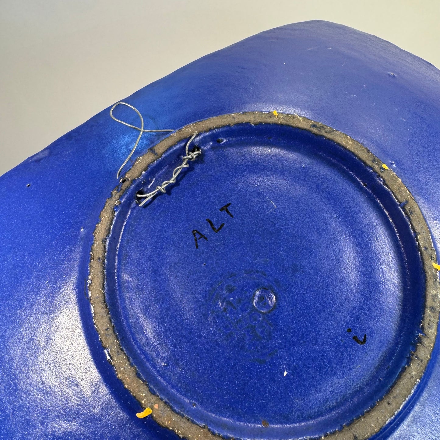 Fat i lergods av Anna-Lisa Thomson för Upsala-Ekeby