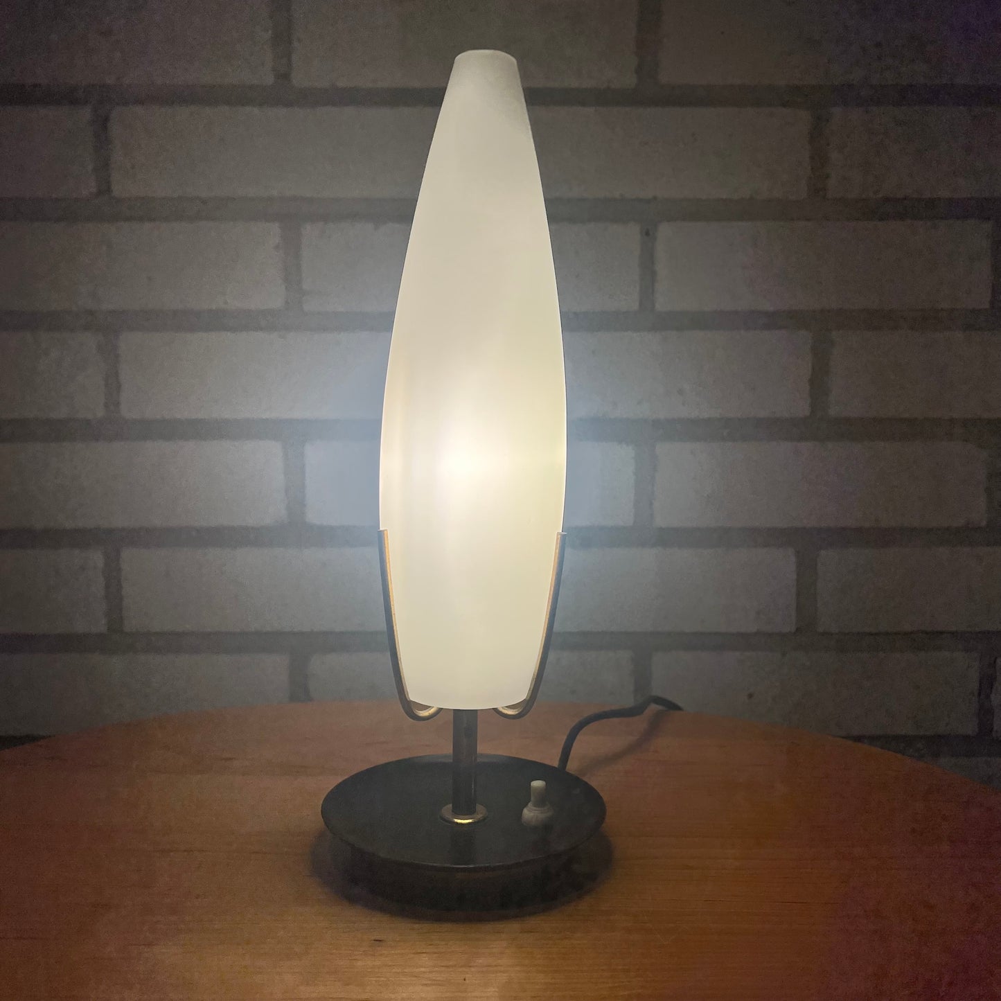 Table lamp with brass details