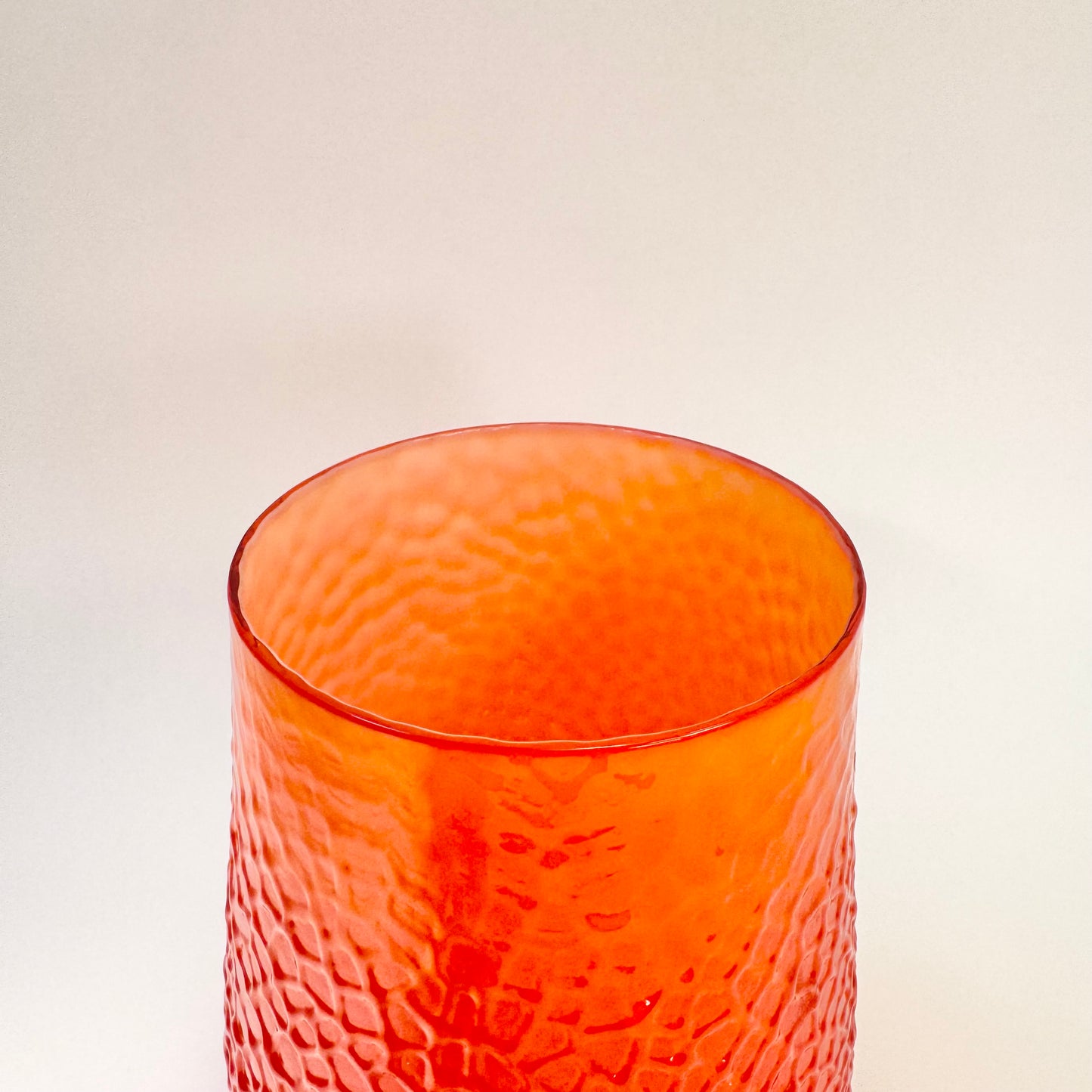 Orange vas från Elme glasbruk