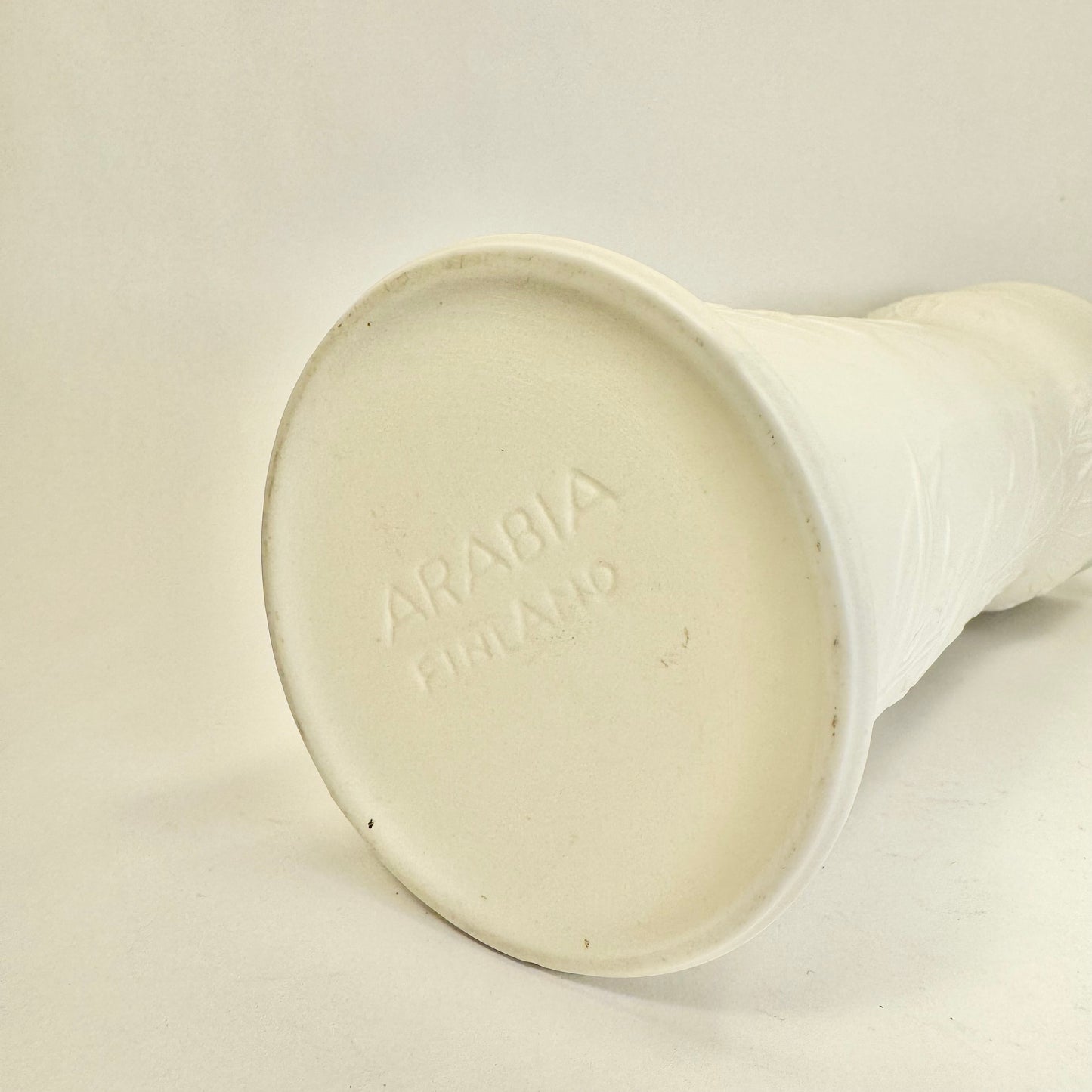 Vas i serien ”suvi” av Gunvor Olin-Grönqvist för Arabia