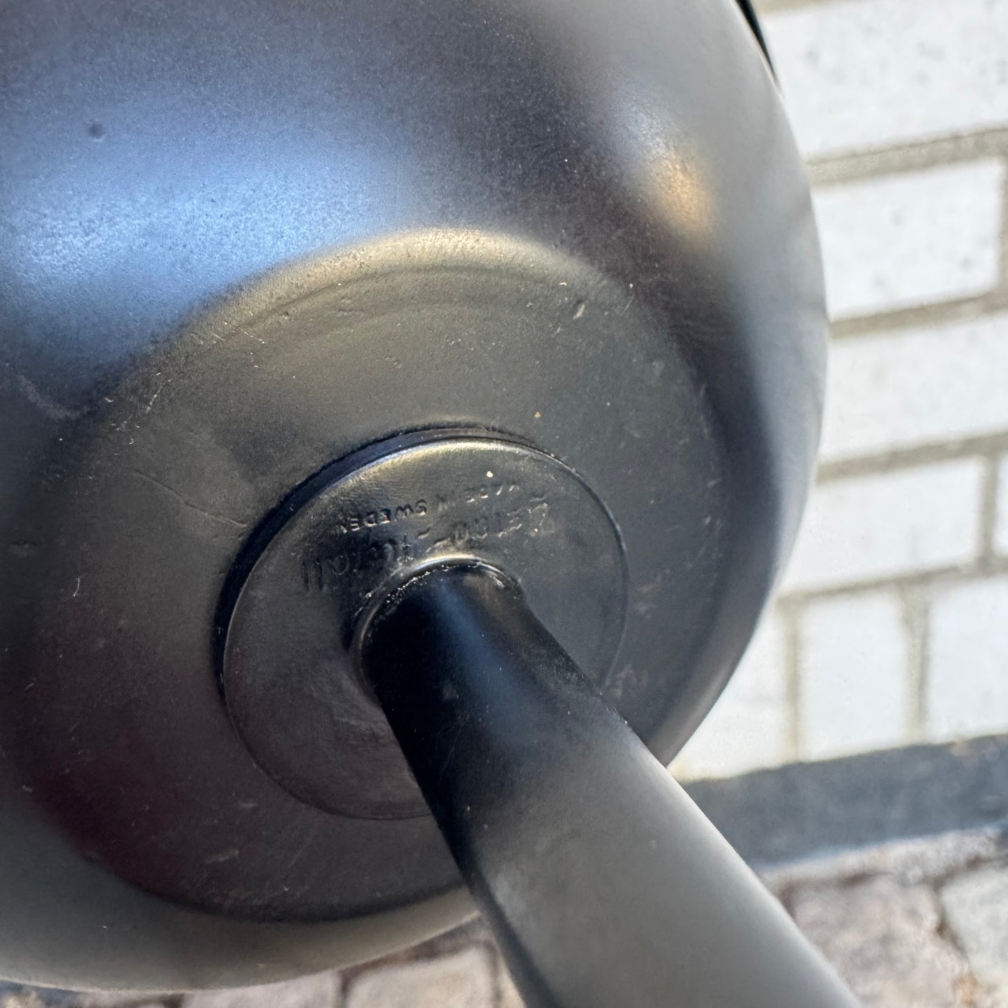 Askfat av Gunnar Ander för Ystad Metall