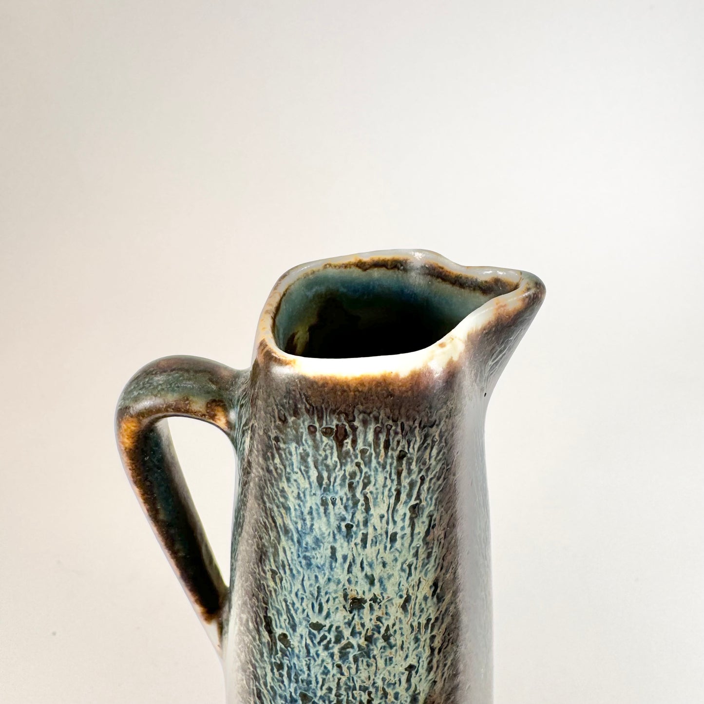 Jug in stoneware by Gunnar Nylund