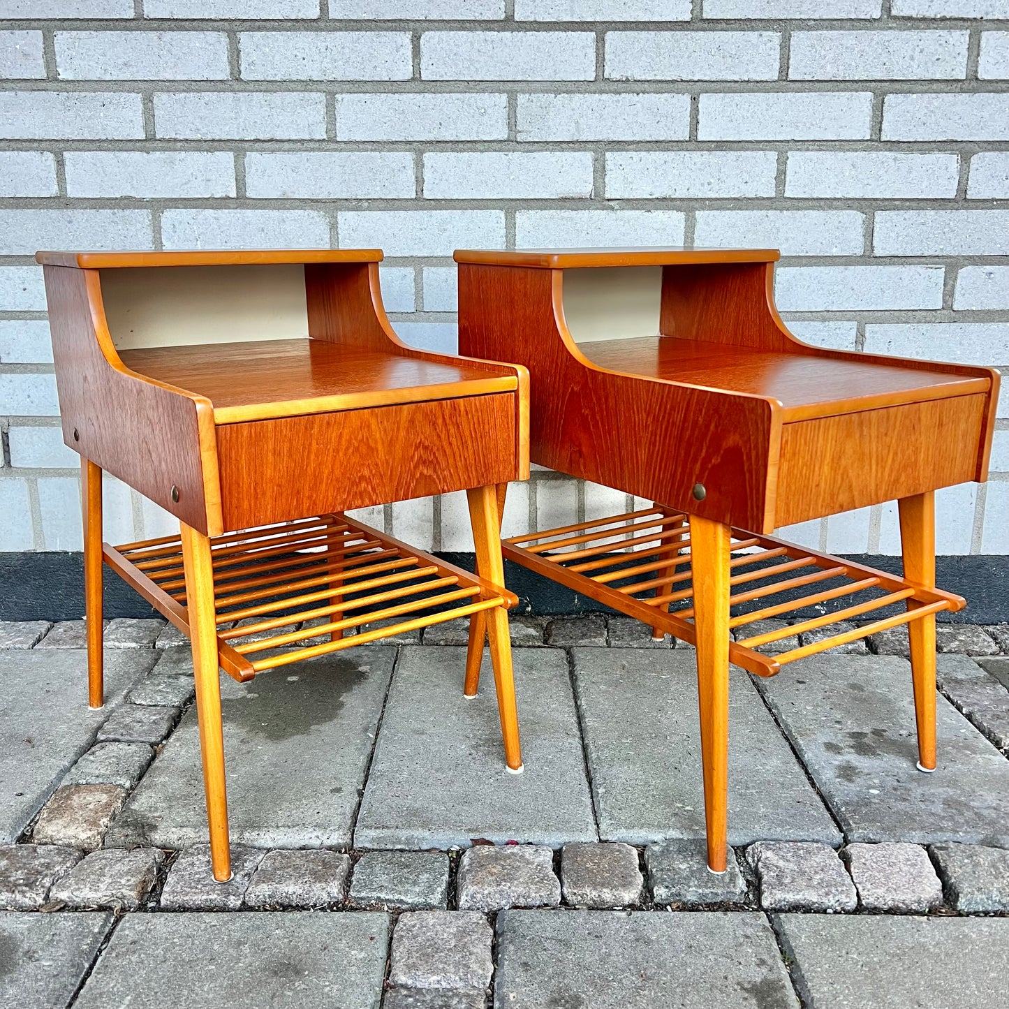 Pair of bedside table in teak and beech