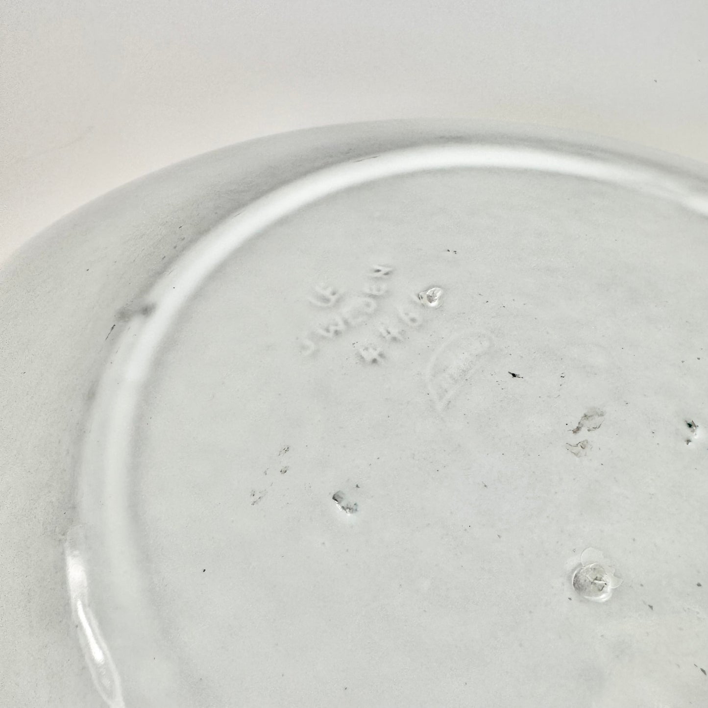 Stoneware platter by Mari Simmulson