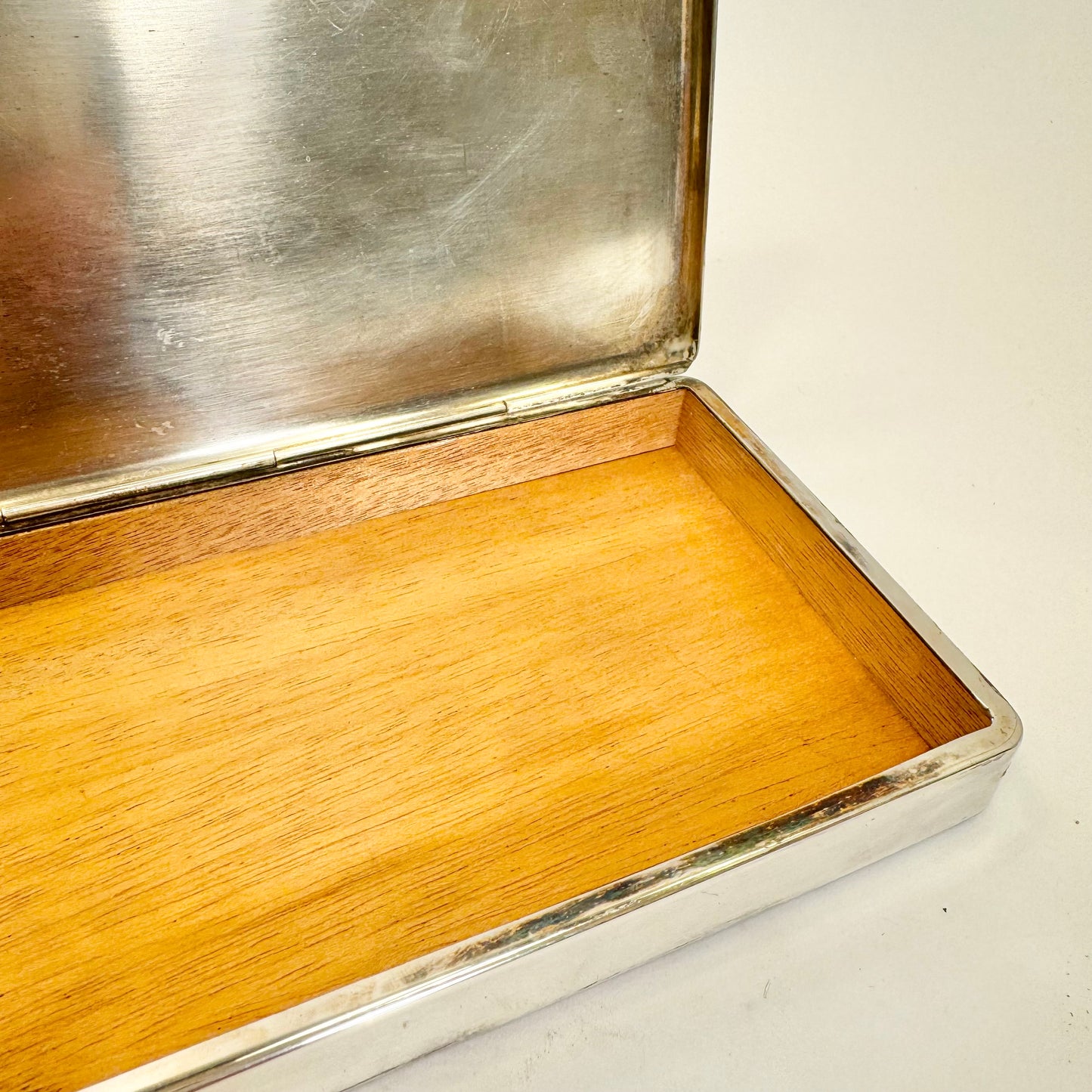 Cigarett/cigarrask i nysilver