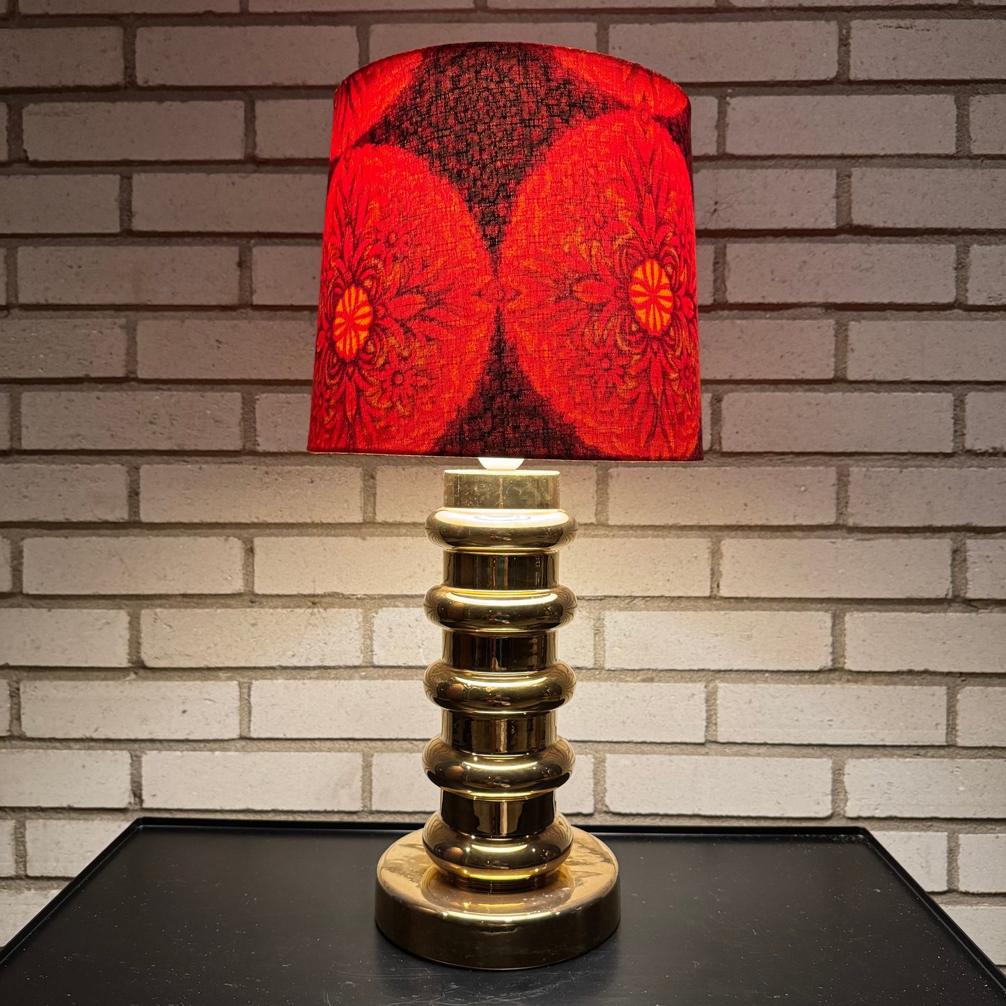 Bordslampa i glaserat porslin