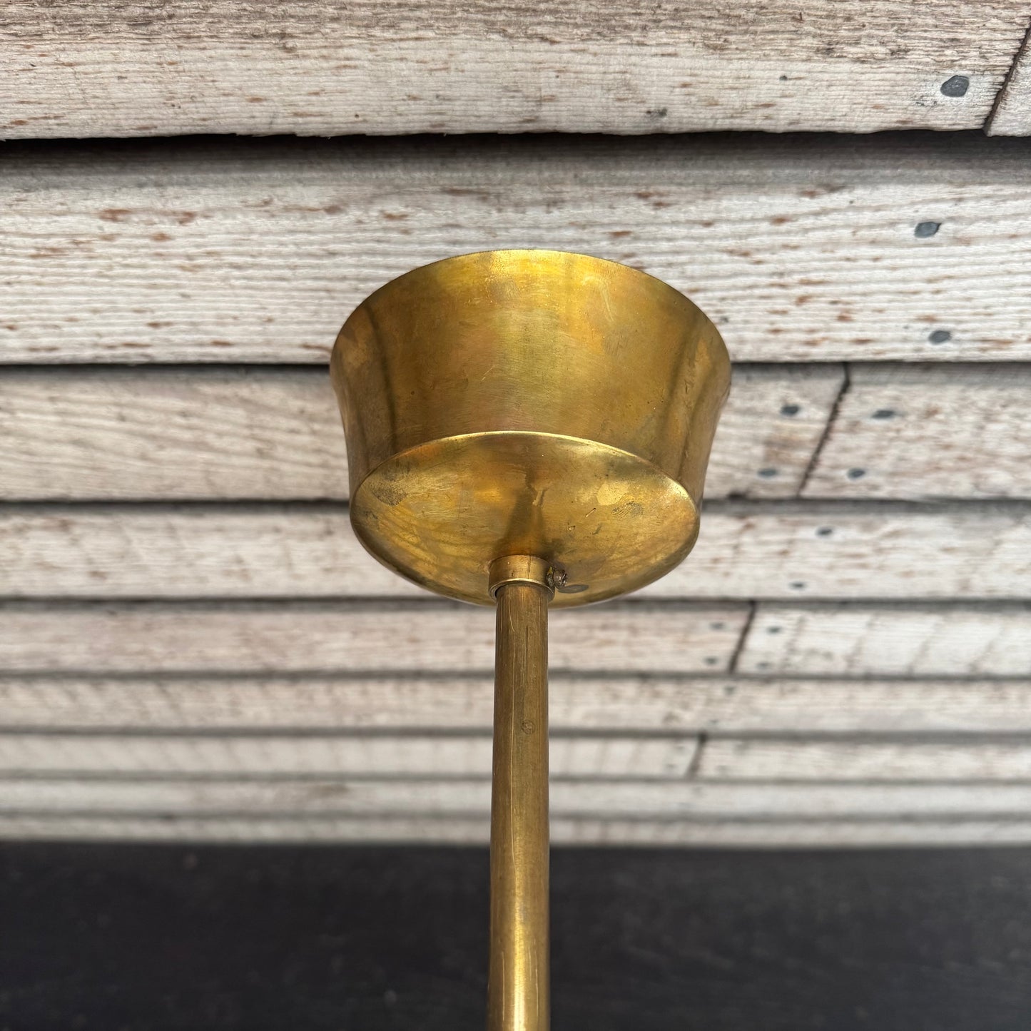 Större taklampa med nio ljuskällor