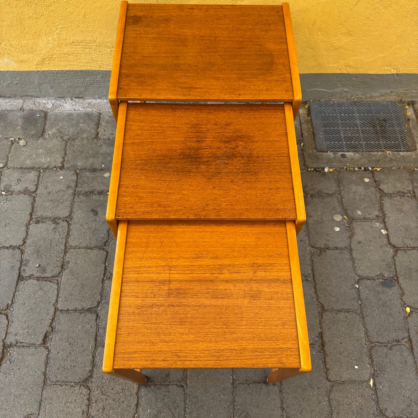 Satsbord i teak och bok