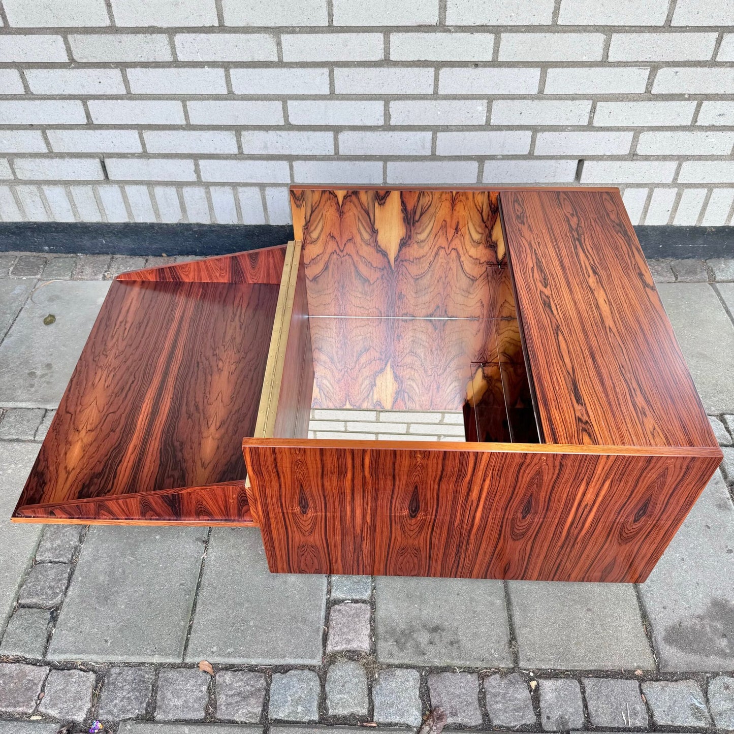 The Bar cabinet “Long John” by Gillis Lundgren