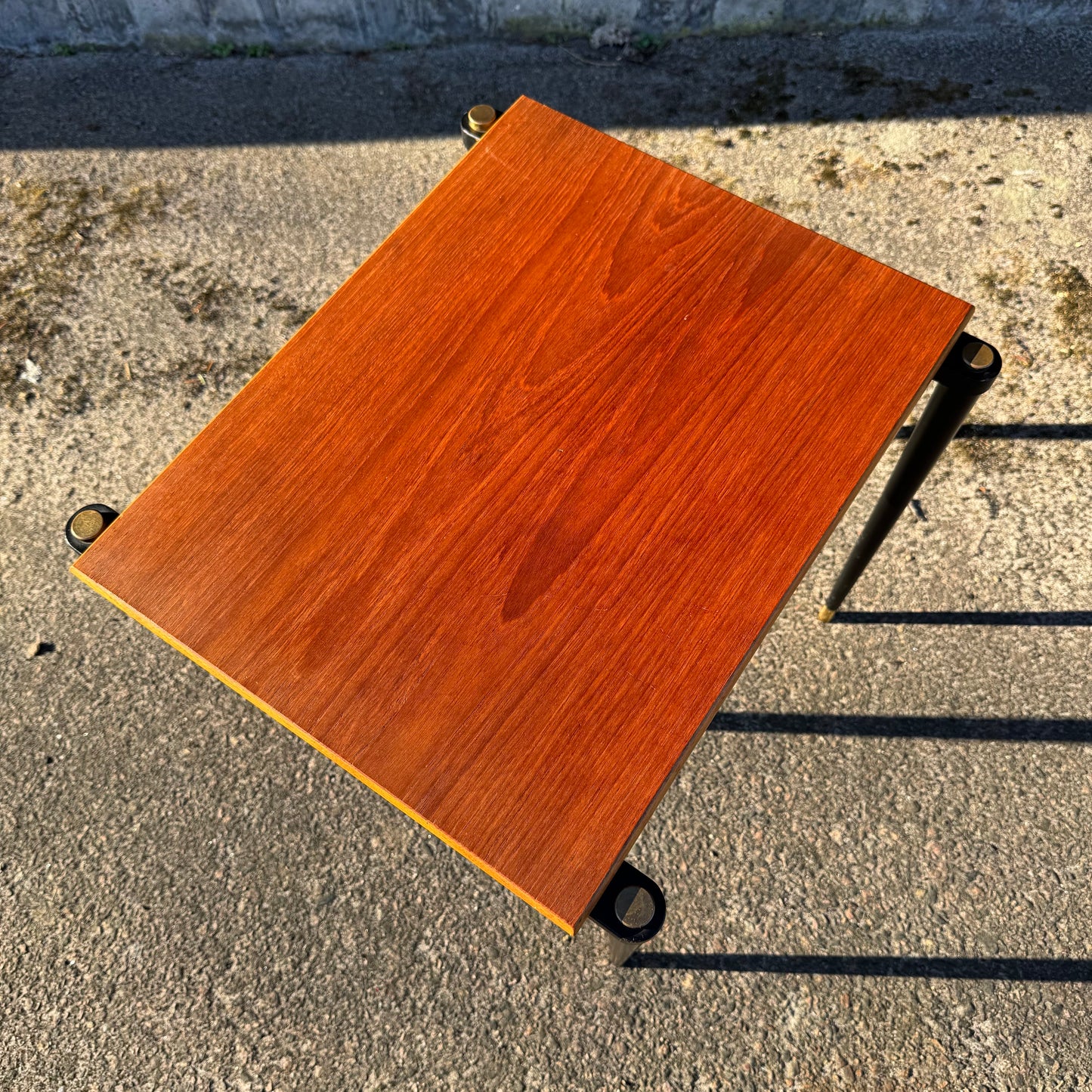Nätt sidobord från AB S. Ljungqvist