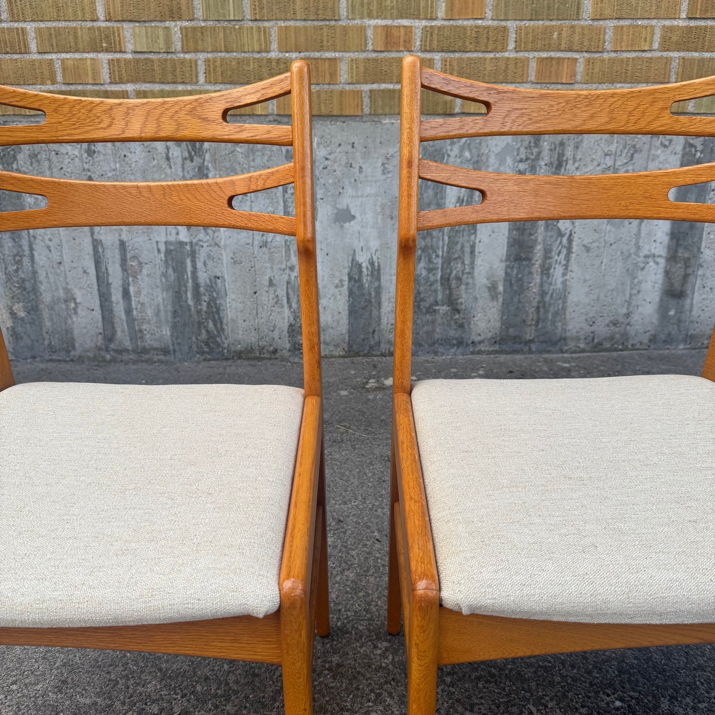 Set med 6st nytapetserade matstolar i ek