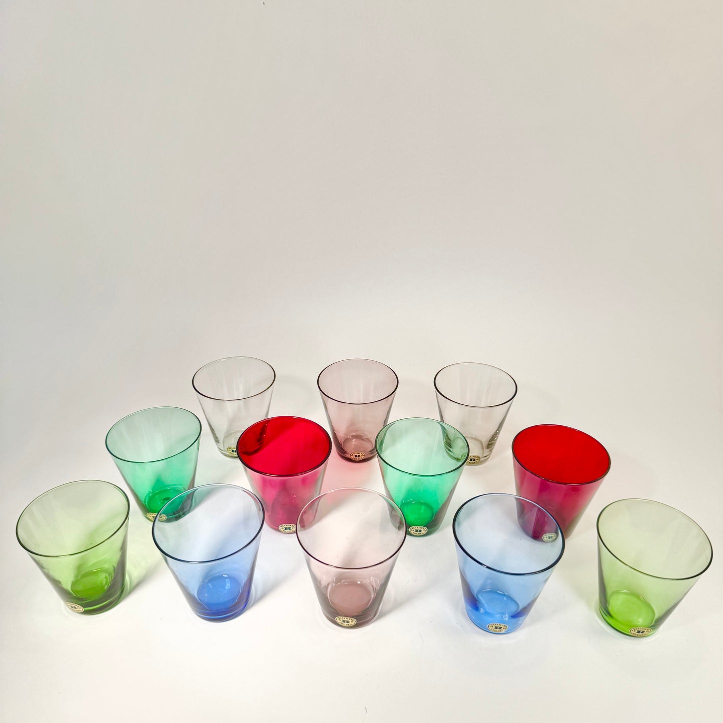 12 glas i serien ”mambo” av Lennart Rosén för Reijmyre