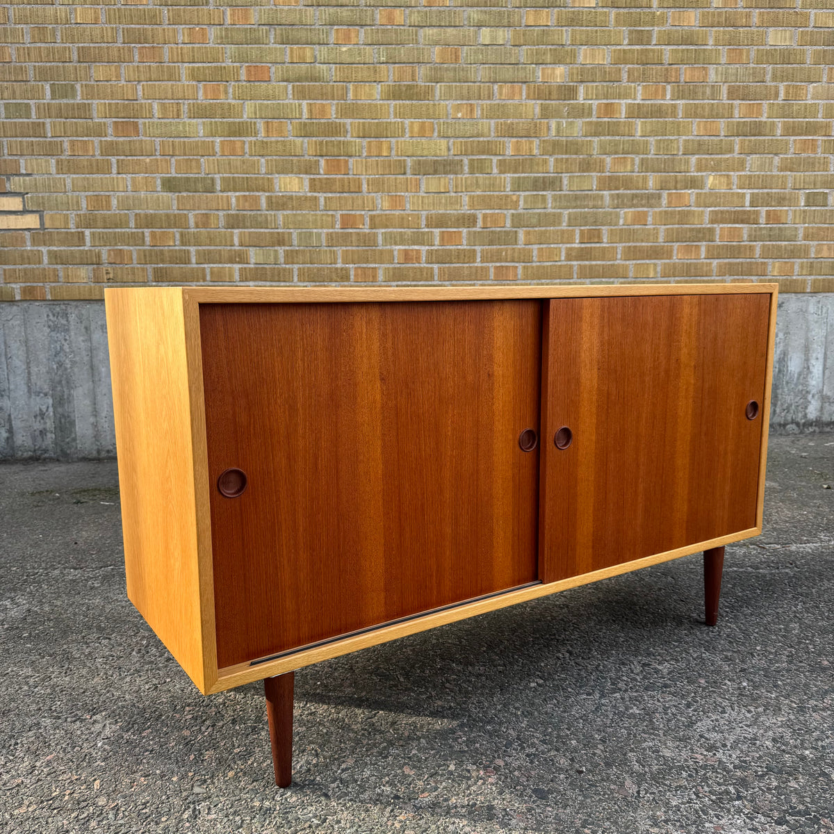 Sideboard i serien ”öresund” av Børge Mogensen för Karl andersson & Söner