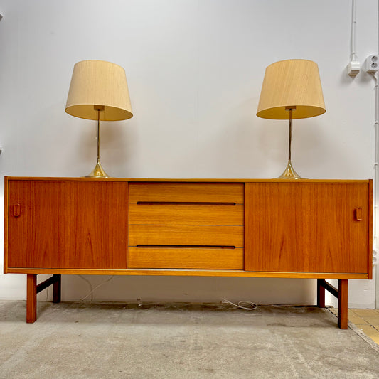 Sideboard, modell ”arild” av Nils Jonsson för Troeds Bjärnum