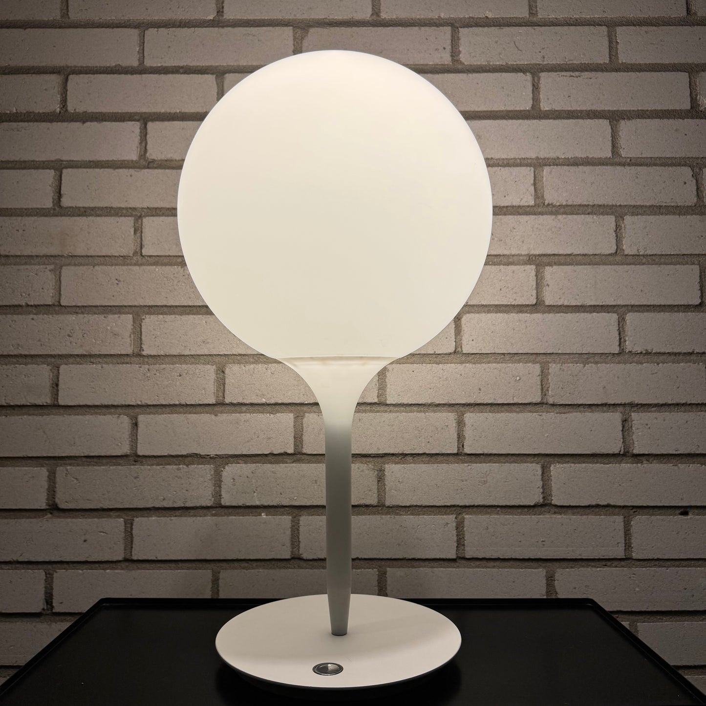 Model “castore” av Huub Ubbens & Michele de Lucchi for artemide