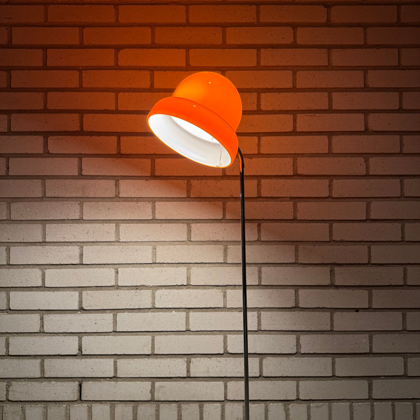 Golvlampa modelle g-120 av Eje Ahlgren för Bergboms
