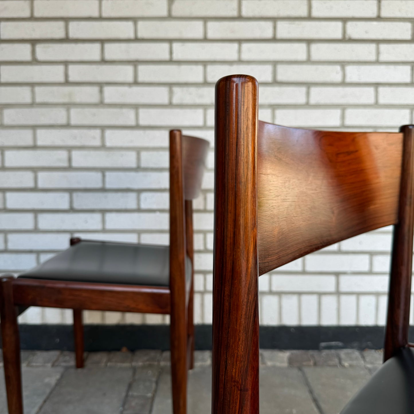 Set of 4 dining chairs in rosewood by Arne Vodder