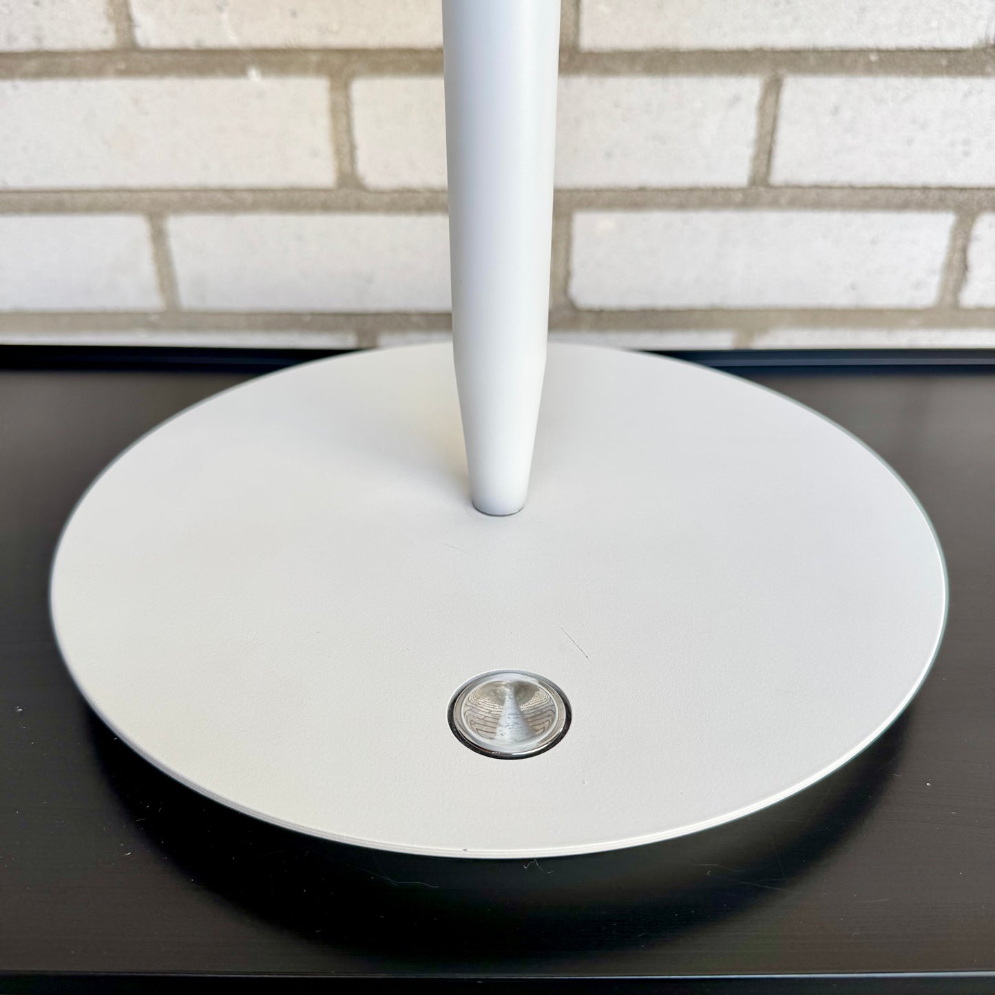 Model “castore” av Huub Ubbens & Michele de Lucchi for artemide